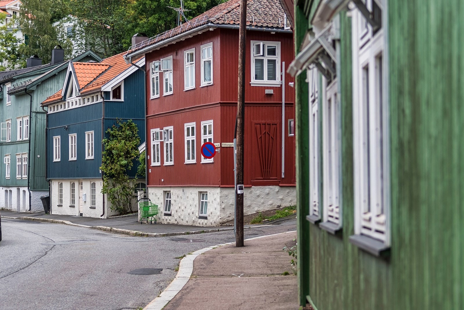 Gamlebyen byr på mye koselig trehusbebyggelse. Galleribilde