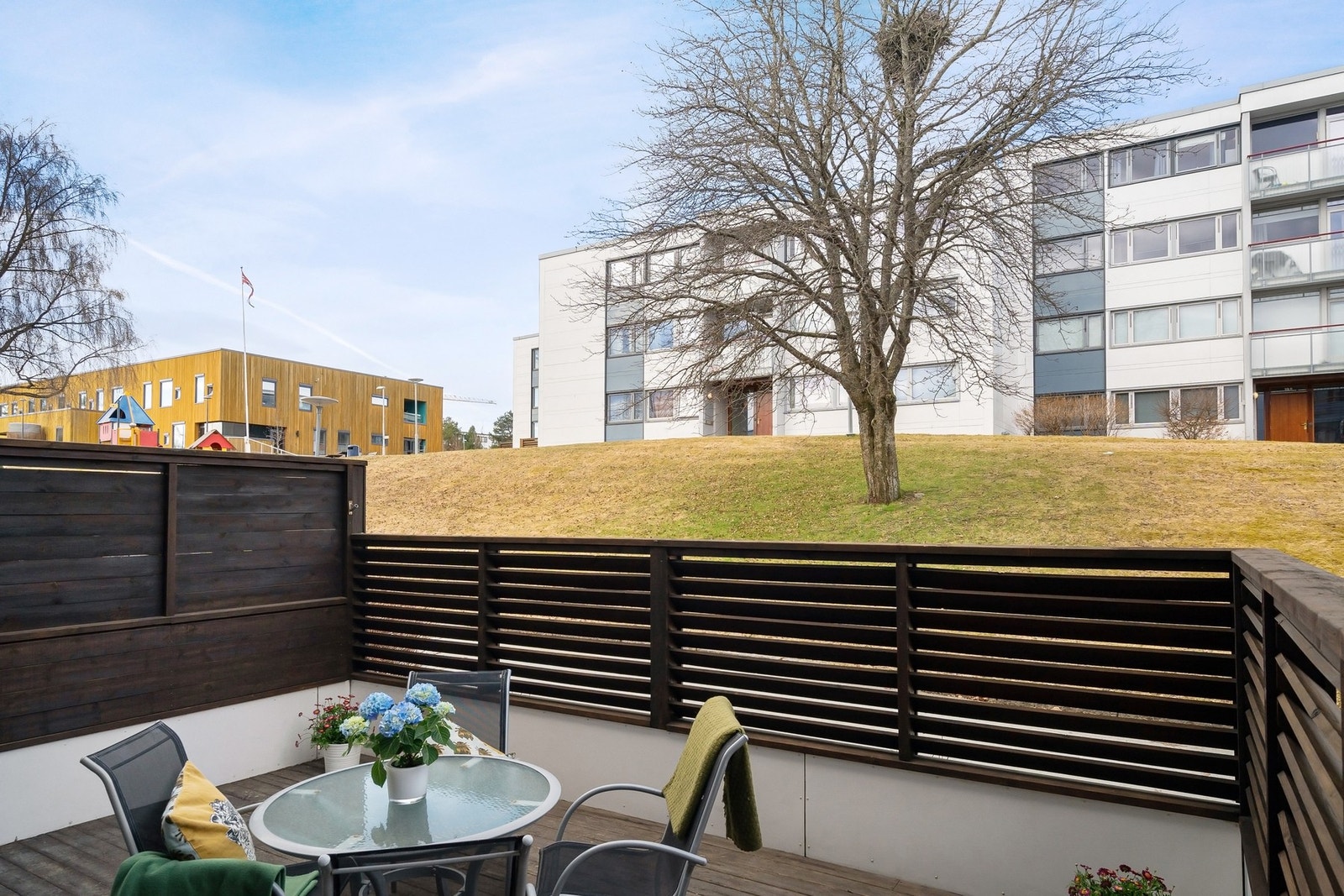 Vestvendt terrasse på 26m² med gode solforhold. Galleribilde