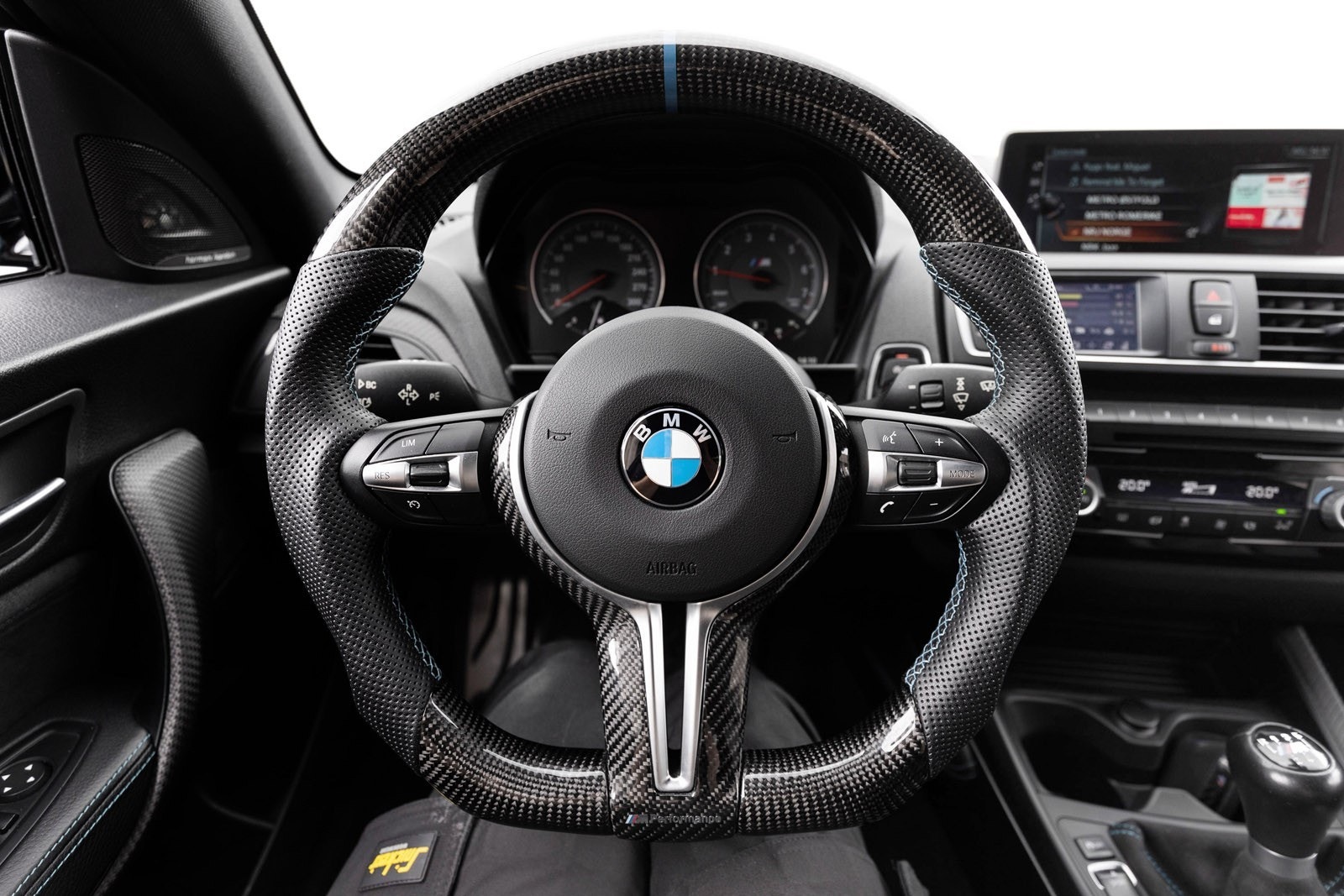 BMW M2 22