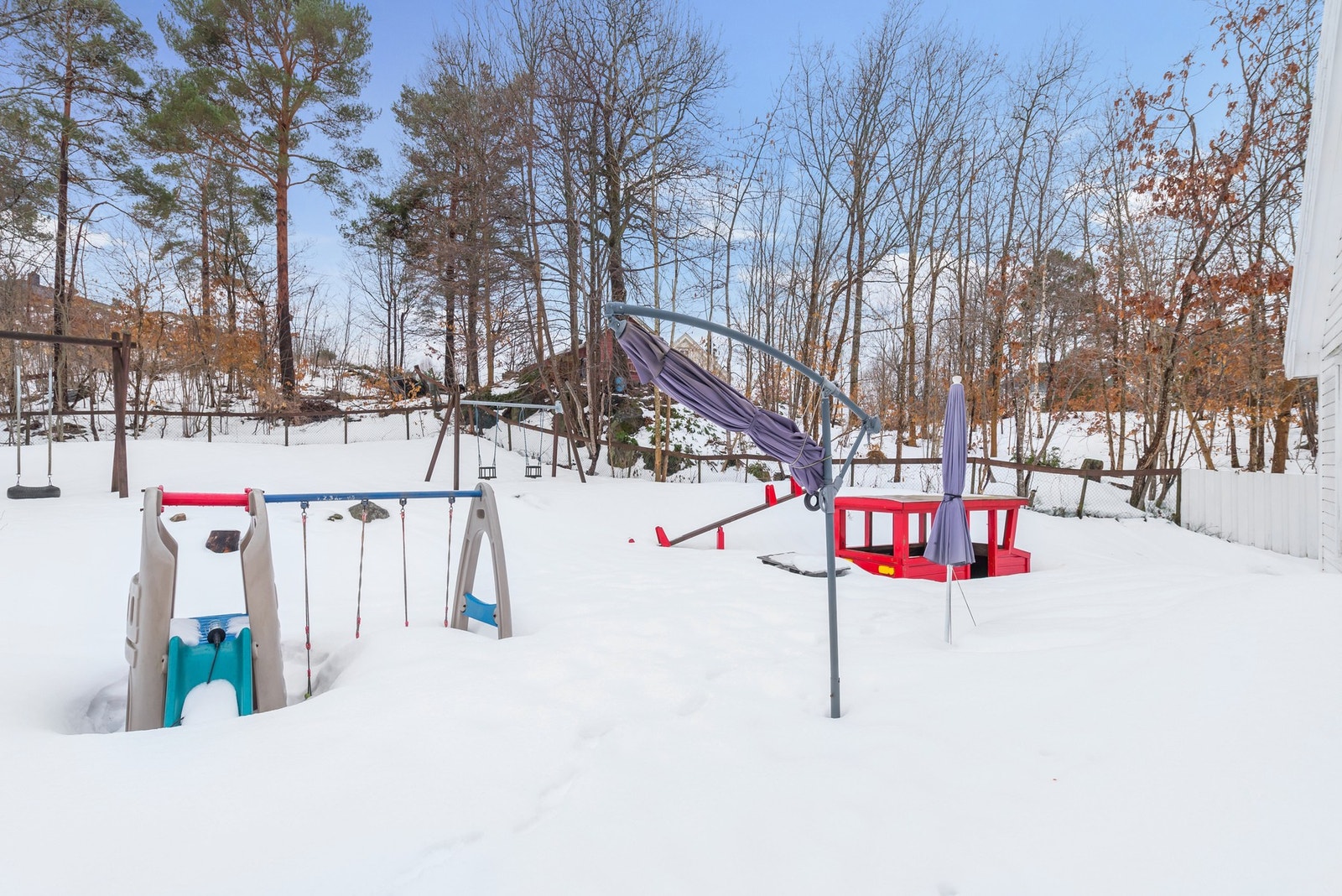 Romslig tomt benyttet i forbindelse med barnehagen Galleribilde