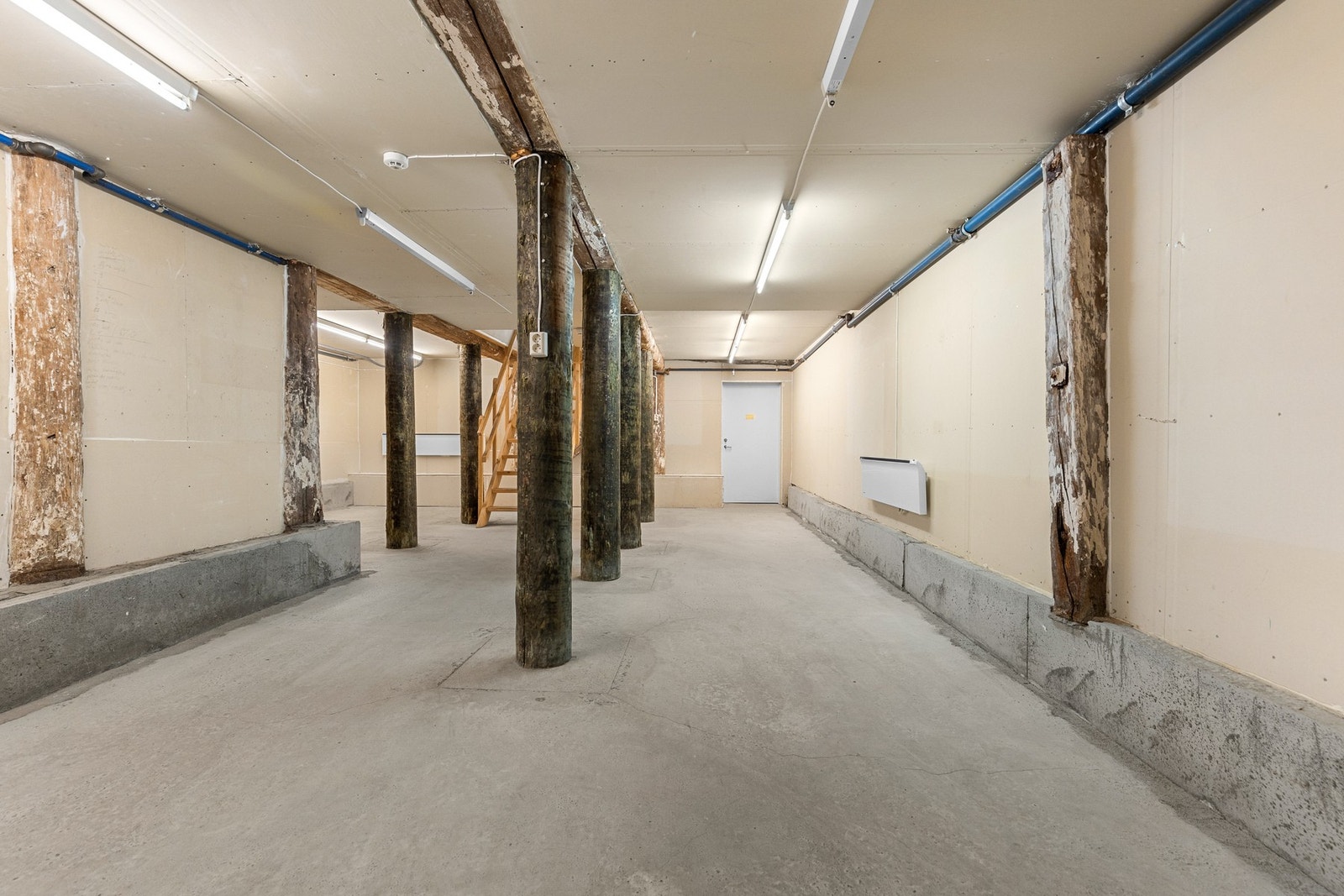 Lagerlokaler i underetasje Galleribilde