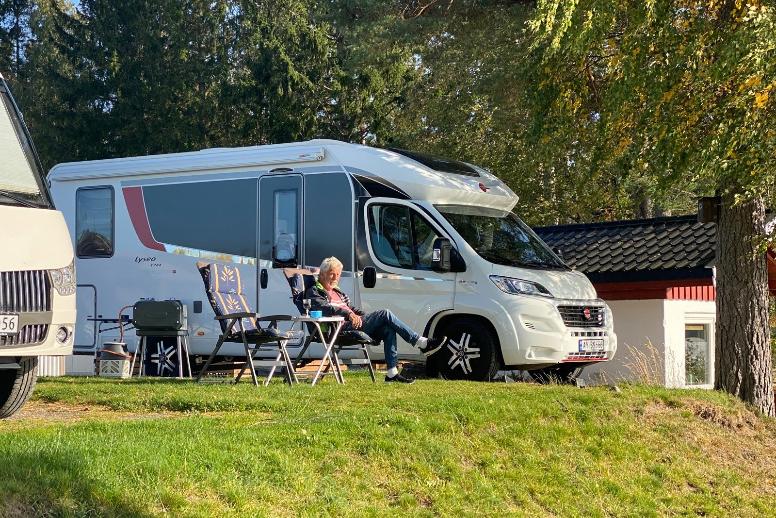 Flotte, store plasser med kveldssol og utsikt. Galleribilde