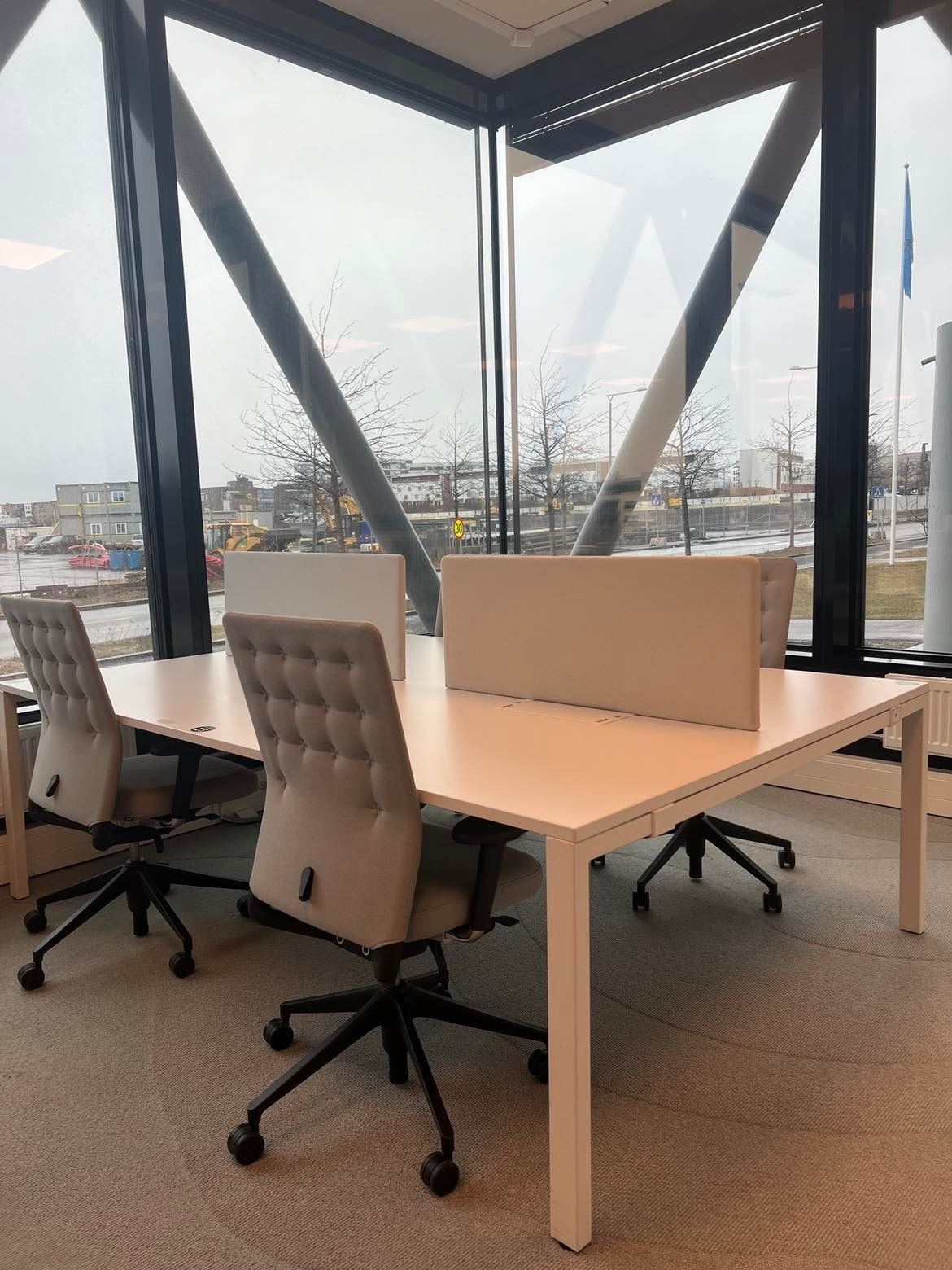 Lyse og luftig arealer. Her sitter du sammen med en mengde spennende bedrifter Galleribilde