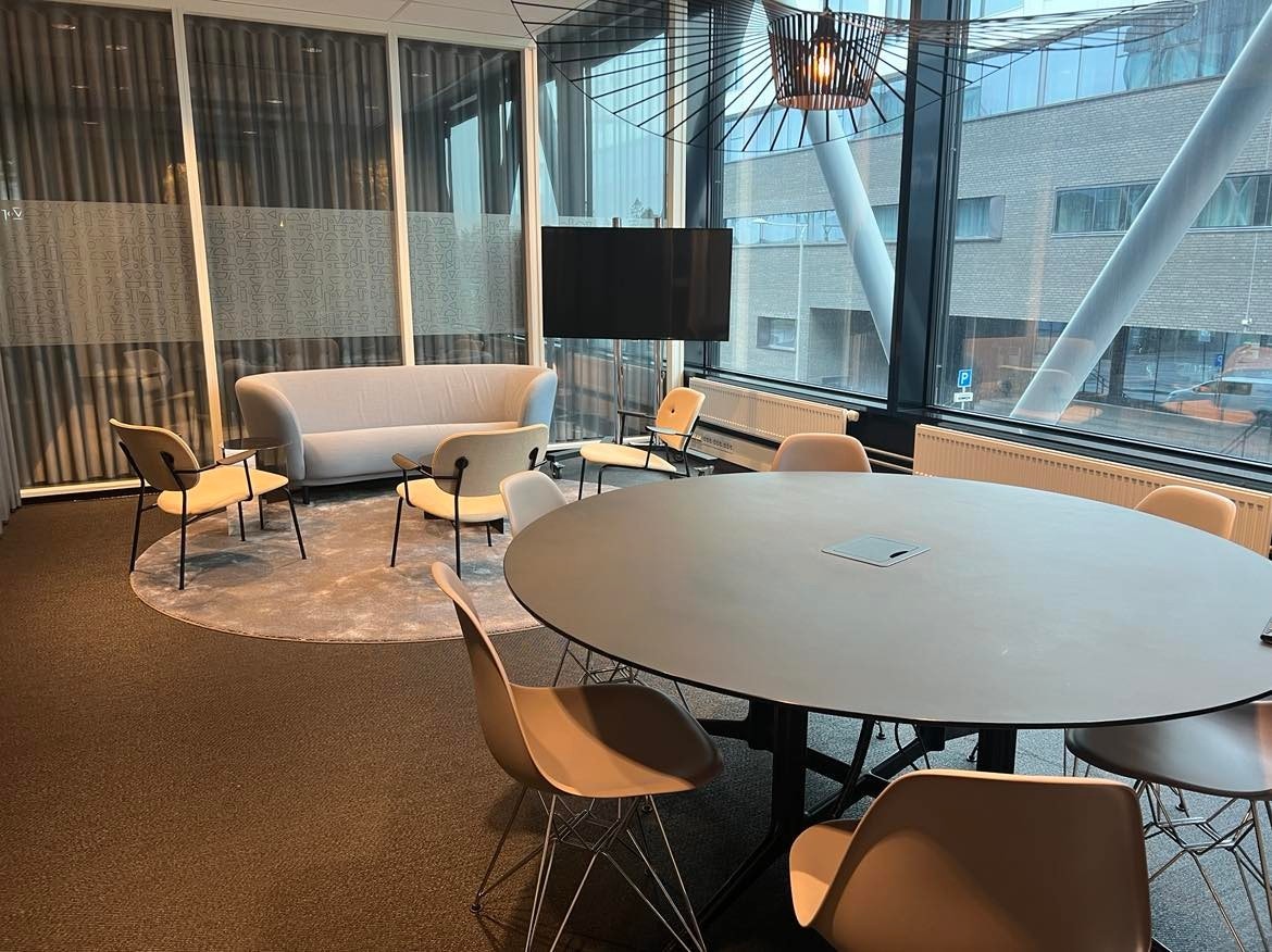 Tre store møterom er inkludert i leien Galleribilde