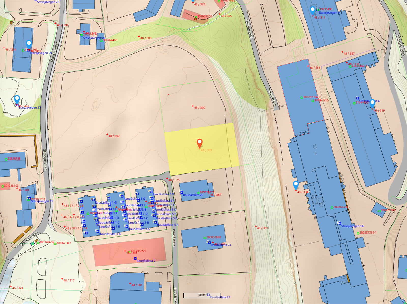 Tomten ligger med fin utsikt over Hommelvik og Trondheimsfjorden Galleribilde