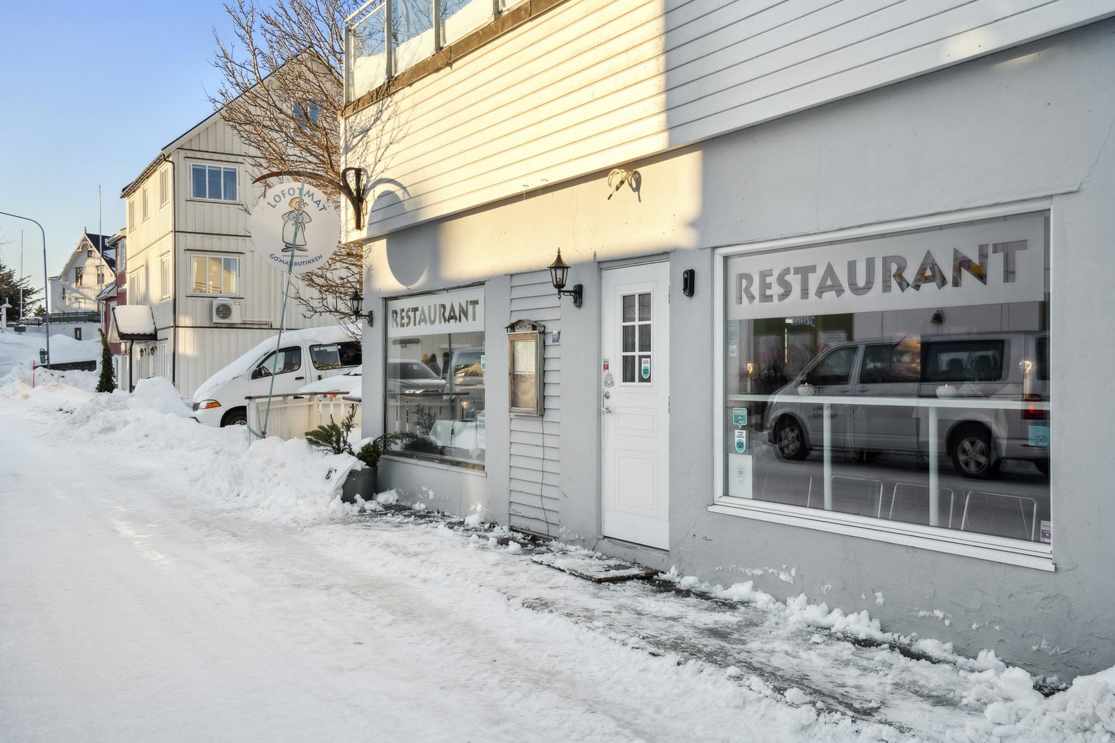 Inngang til restaurant Galleribilde