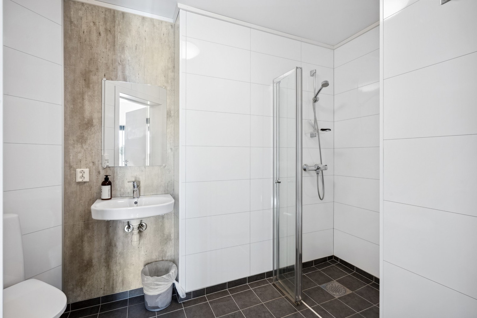 Eksempel på dusj tilhørende rommene. Galleribilde