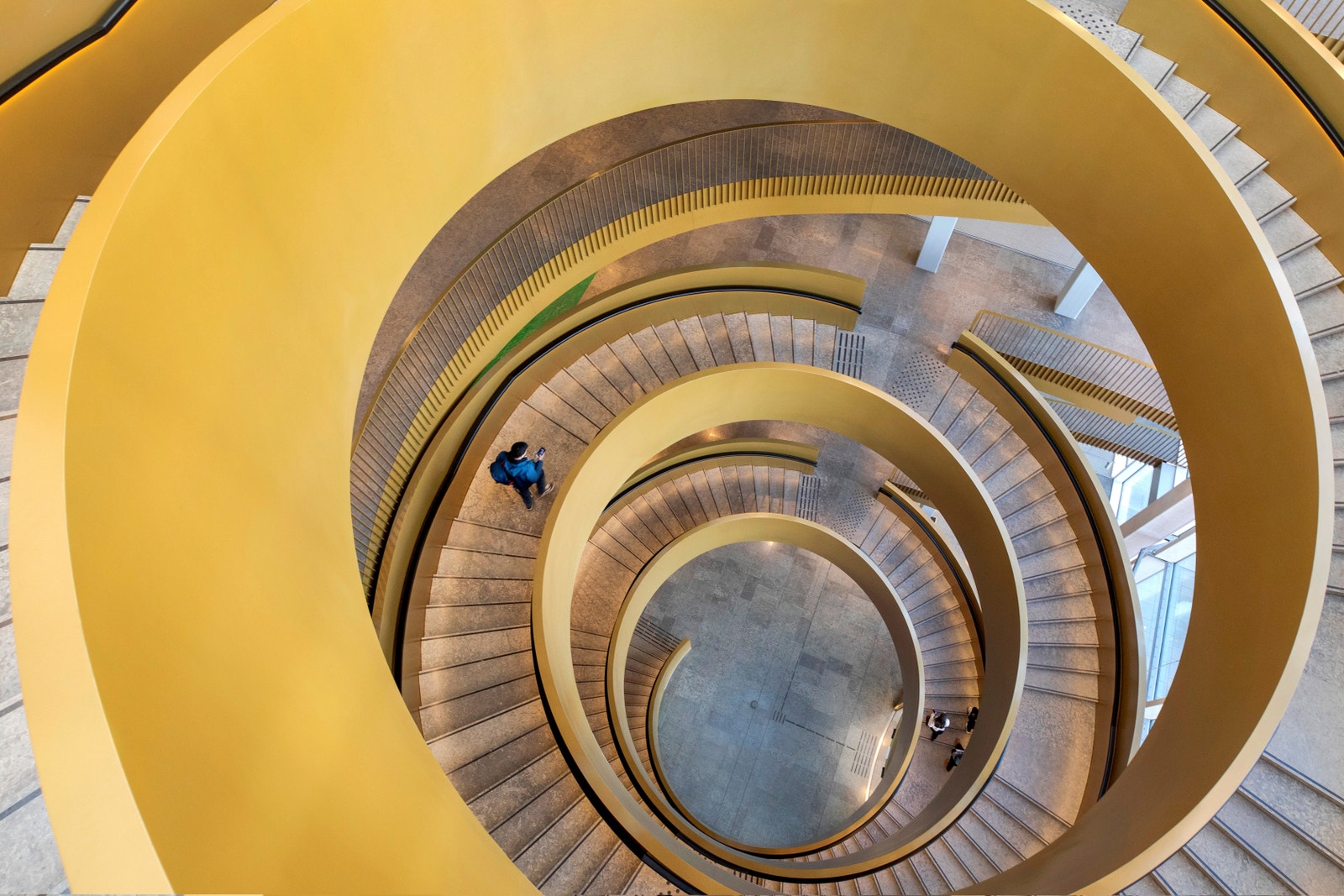 Den flotte trappen tiltrekker seg aktivitet Galleribilde