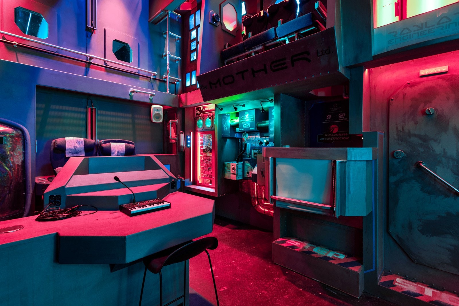 Bygget har diverse temarom og lydstudio. Galleribilde