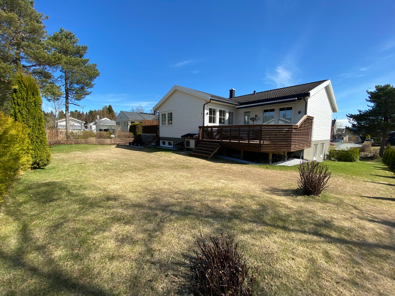 bakside/hage Galleribilde