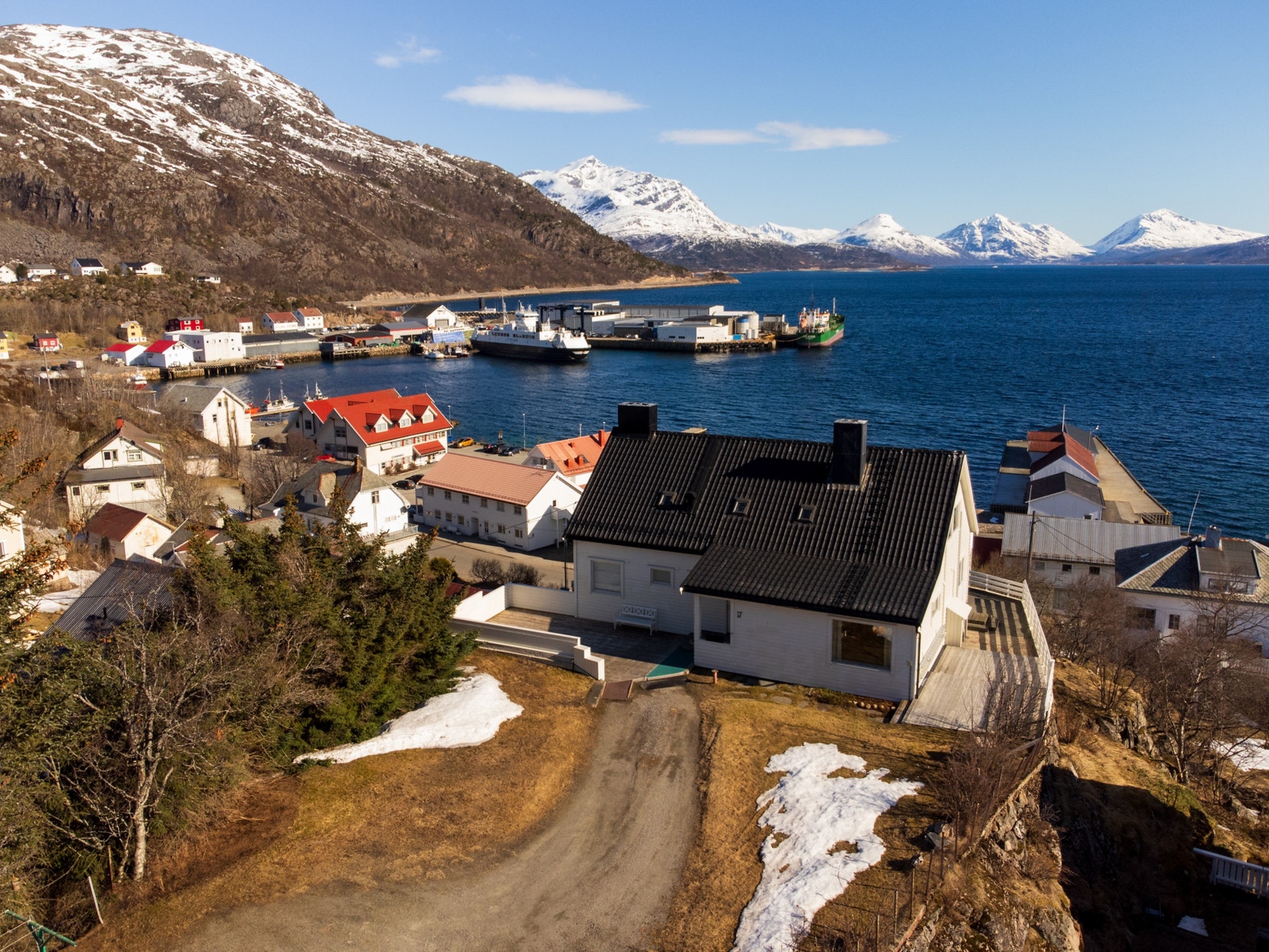 Sjarmerende enebolig med fin beliggenhet. Galleribilde