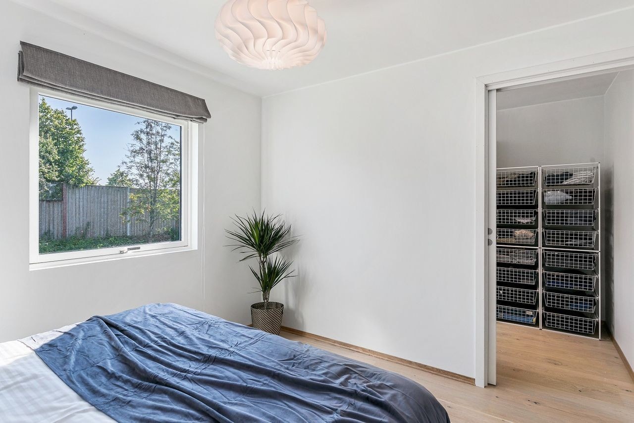 Soverom 3, inneholder stort walk-in skap som separerer alt rot fra soveromet Galleribilde