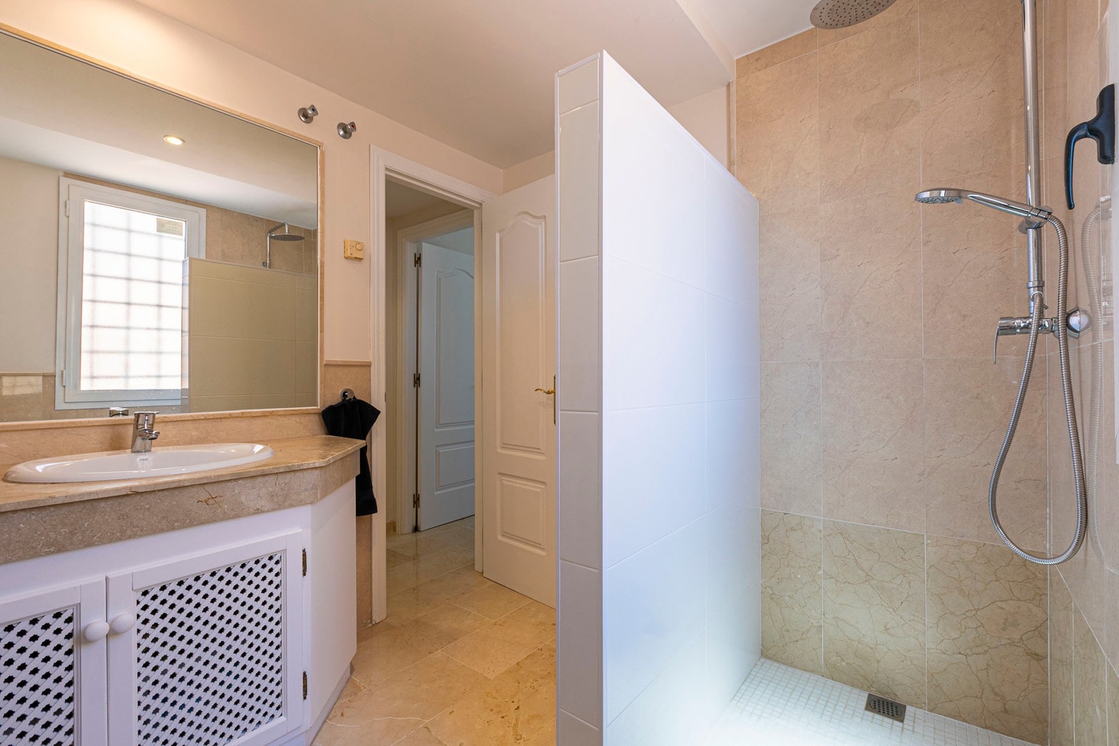 Soverom 2 og 3 bad Galleribilde