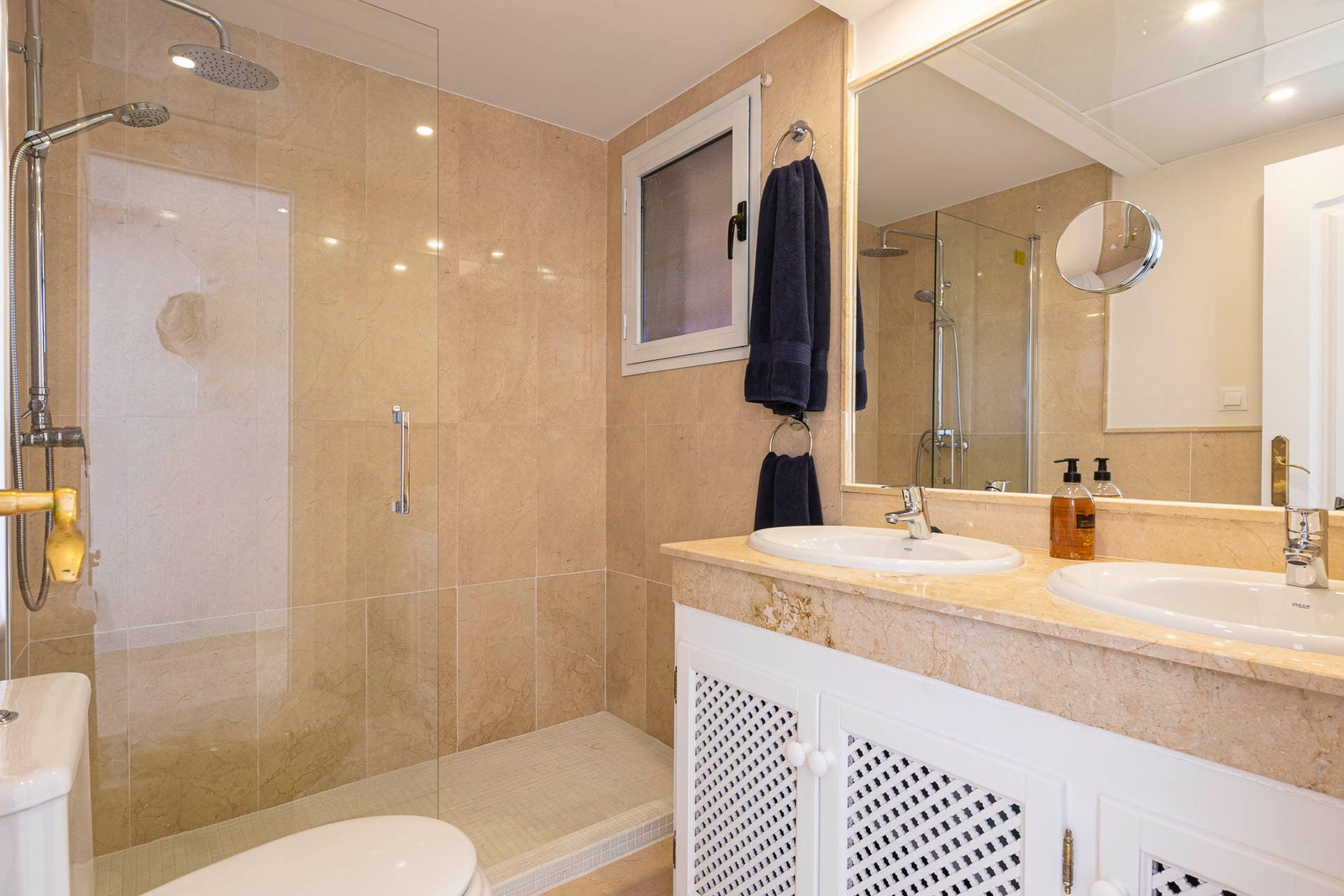 Master bedroom bath Galleribilde