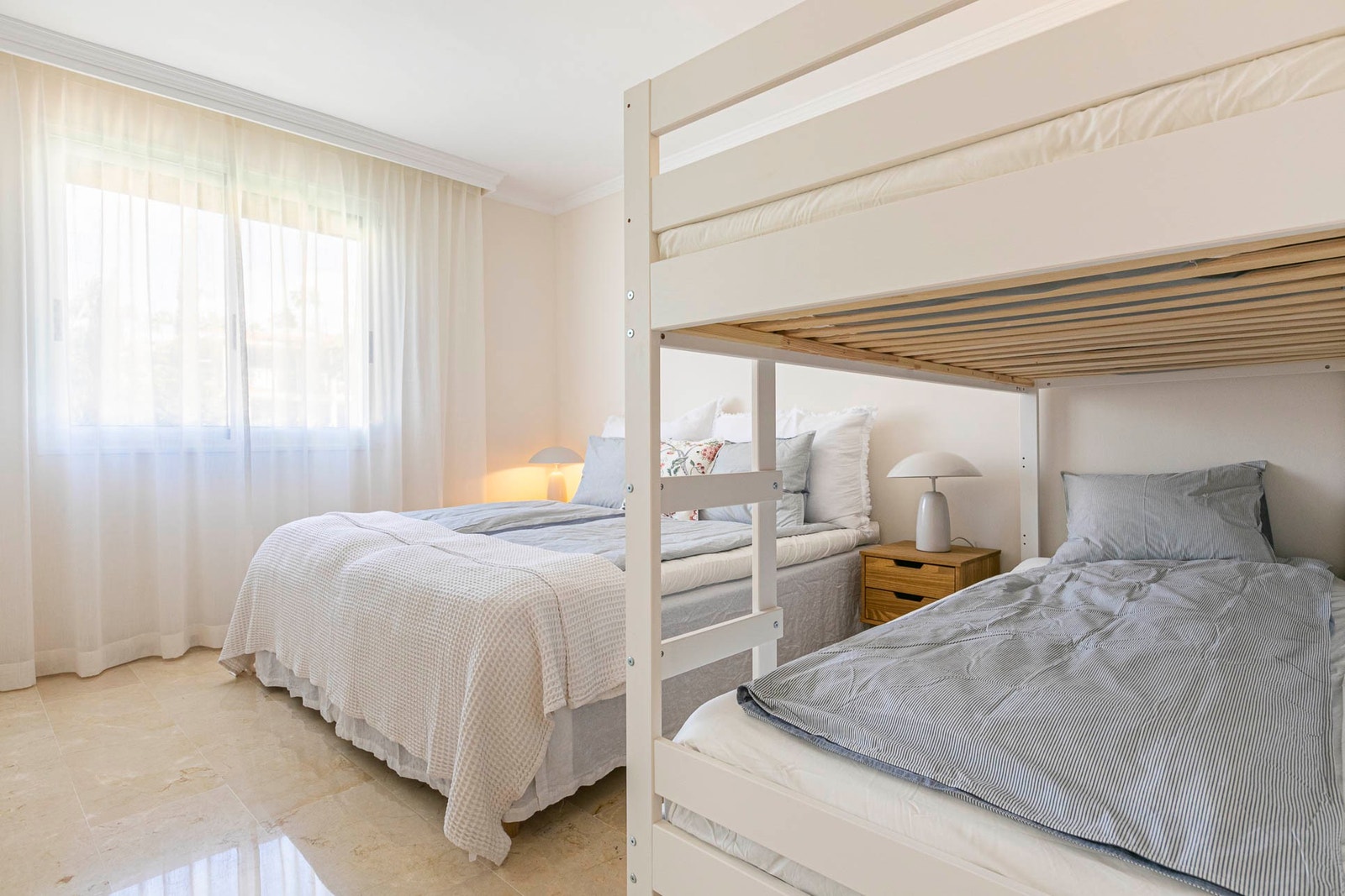 Soverom nr.3 med sengeplass til 4 inkl.køyeseng. Galleribilde