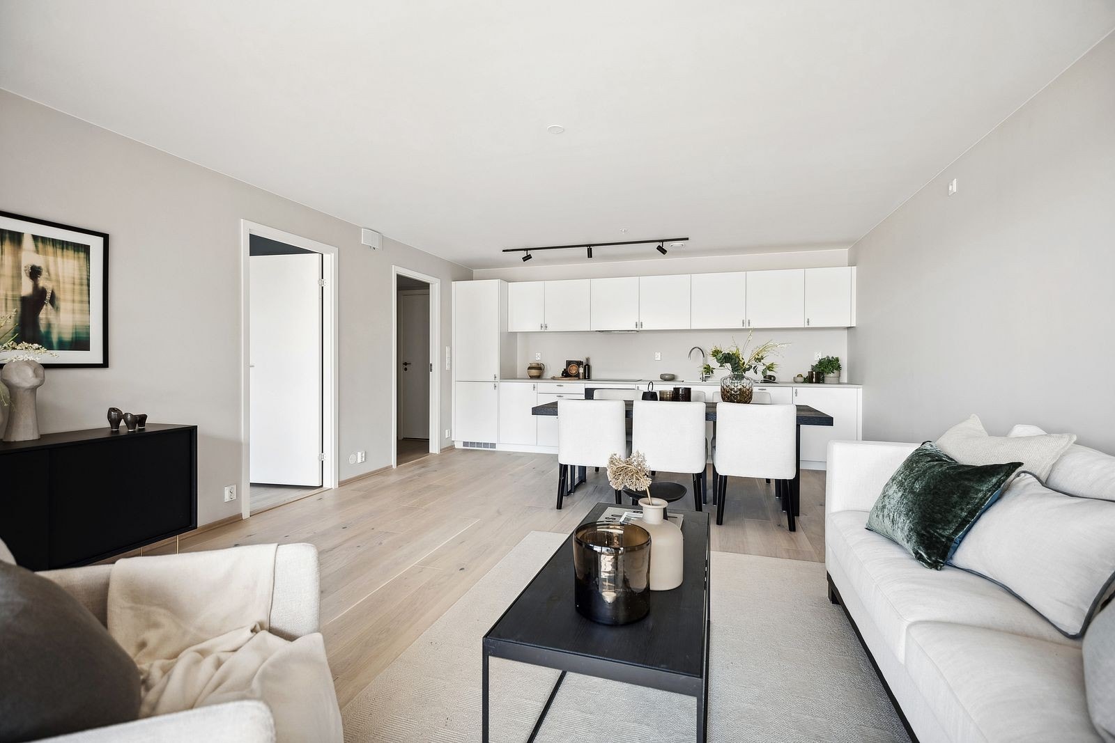 Åpen stue-kjøkkenløsning. Galleribilde