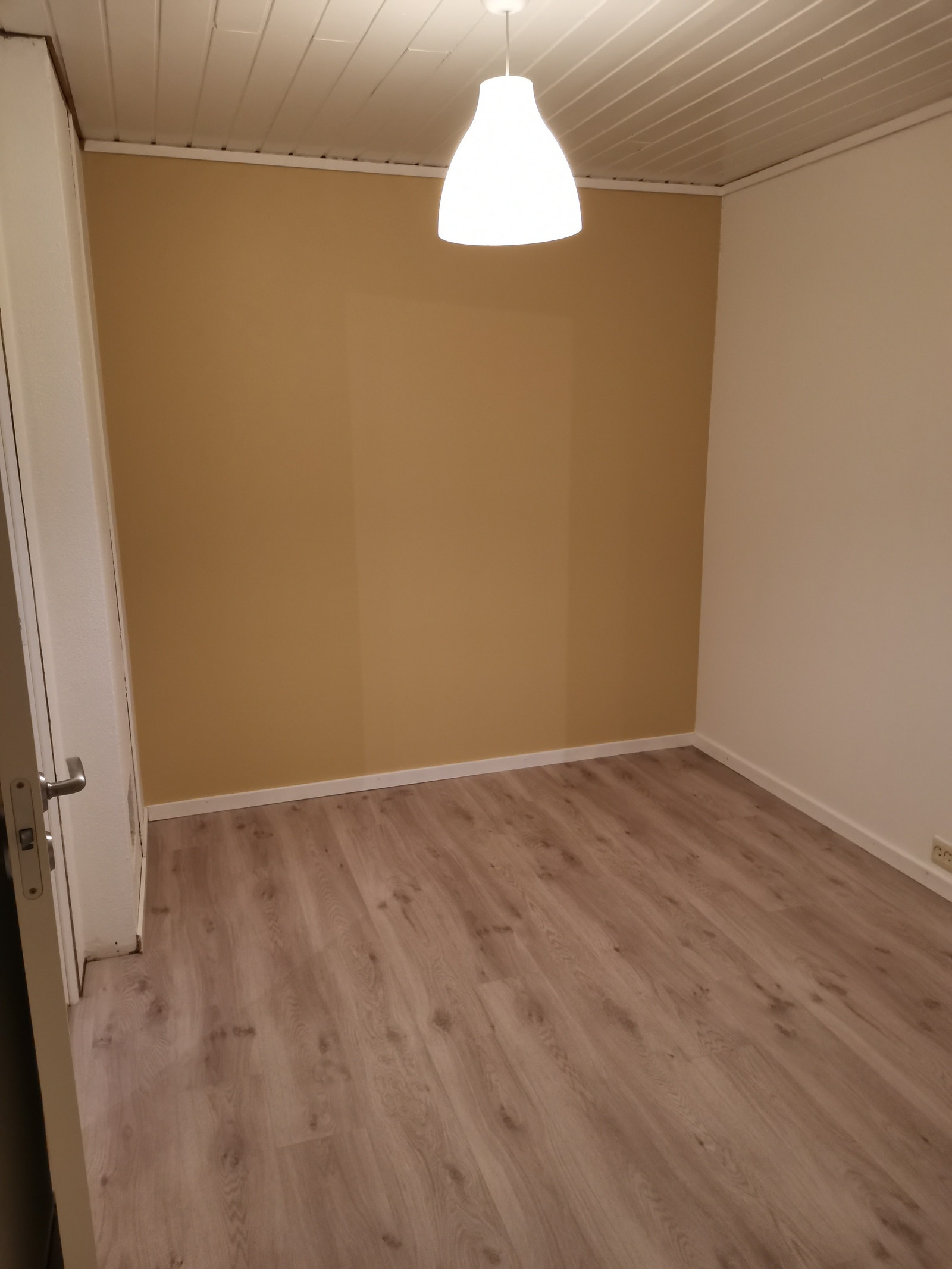 Rom 1 gult, bilde 1 Galleribilde