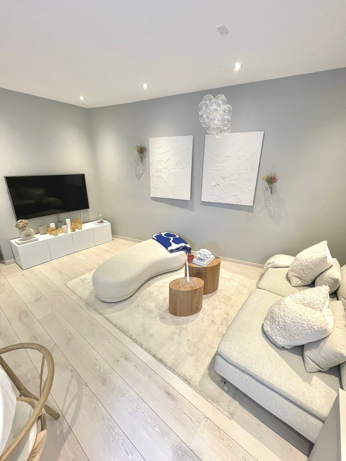 TV og internett inkludert Galleribilde