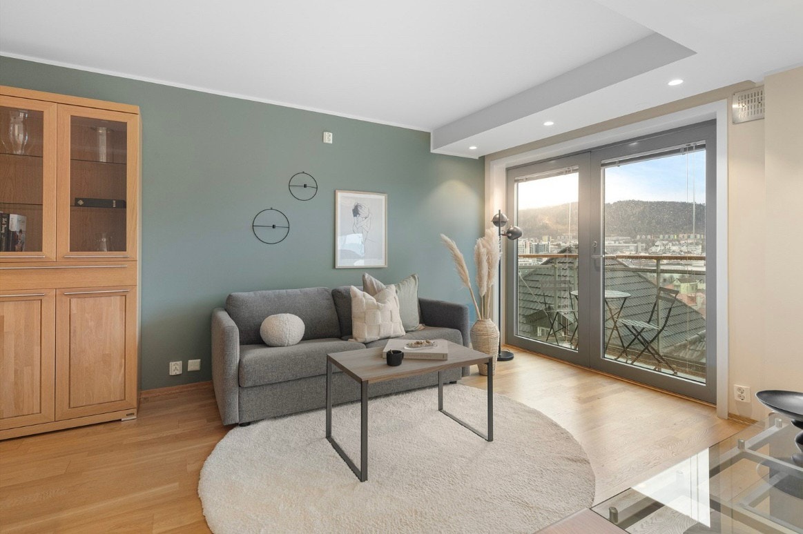 Skapet på bildet medfølger ikke Galleribilde