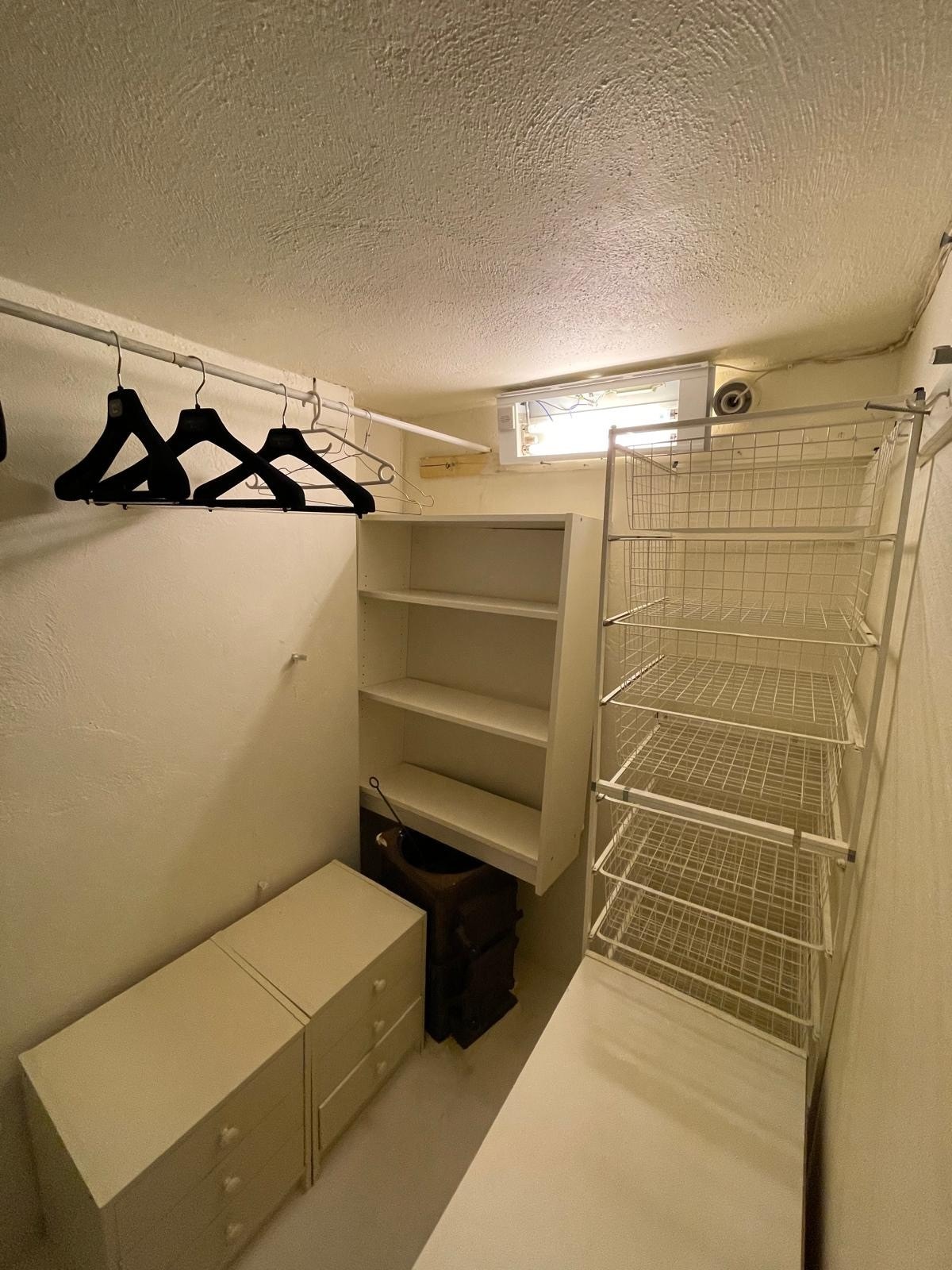 Walk in closet Galleribilde