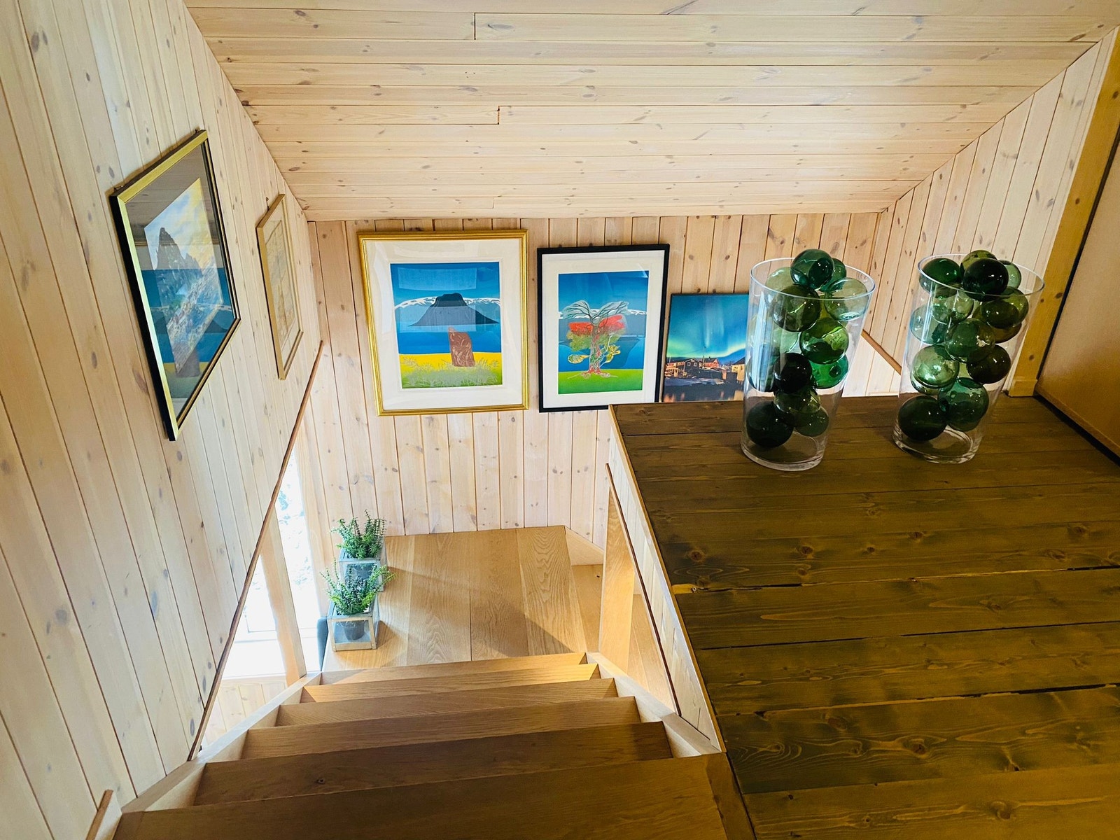 Trapp ned fra 2.etasje Galleribilde