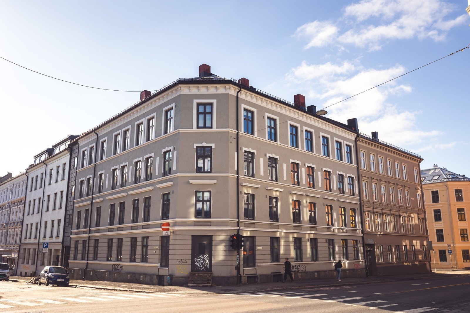 Bygningen sett fra gaten Galleribilde