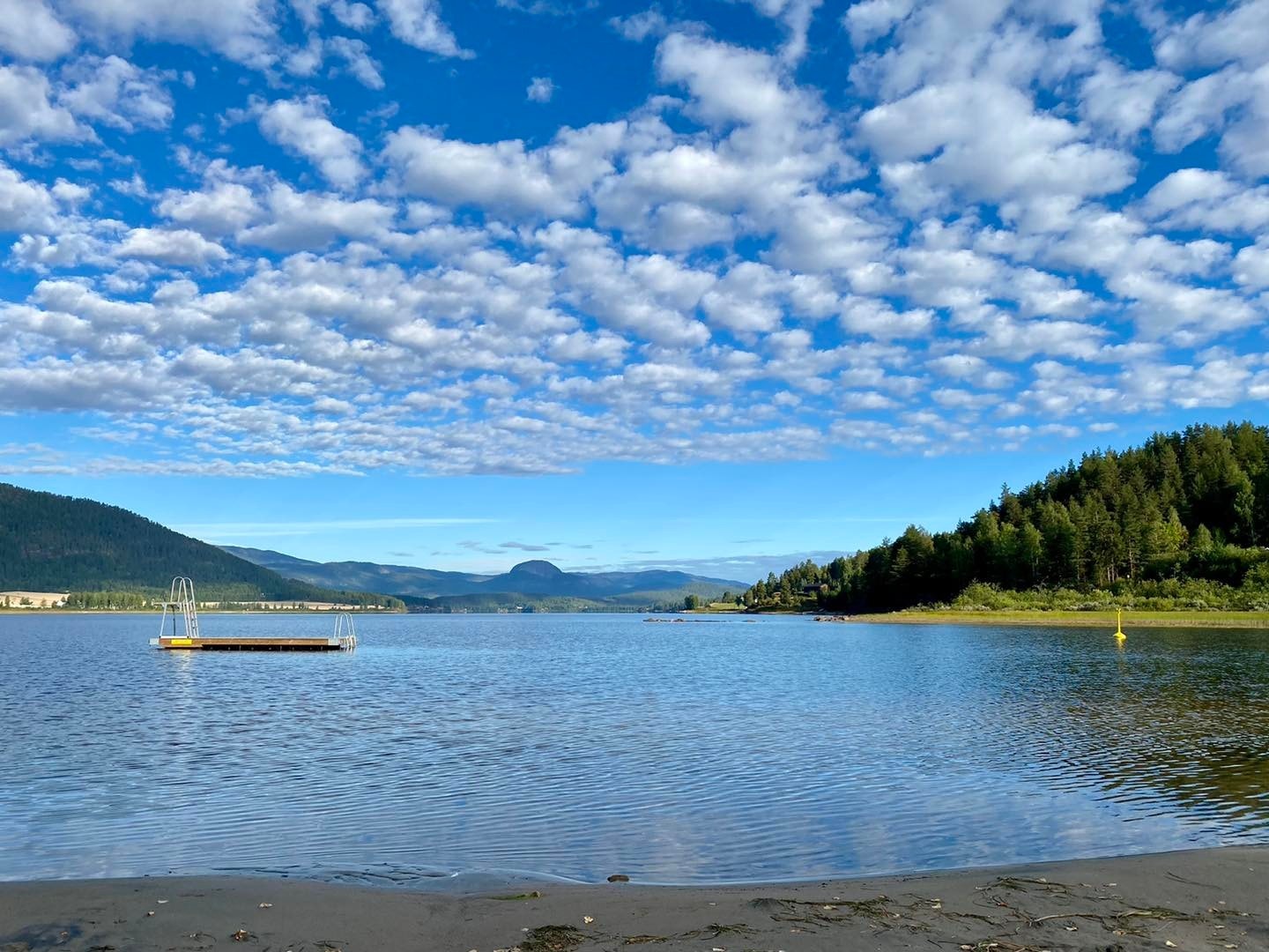 Sandsbråten badestrand. Galleribilde