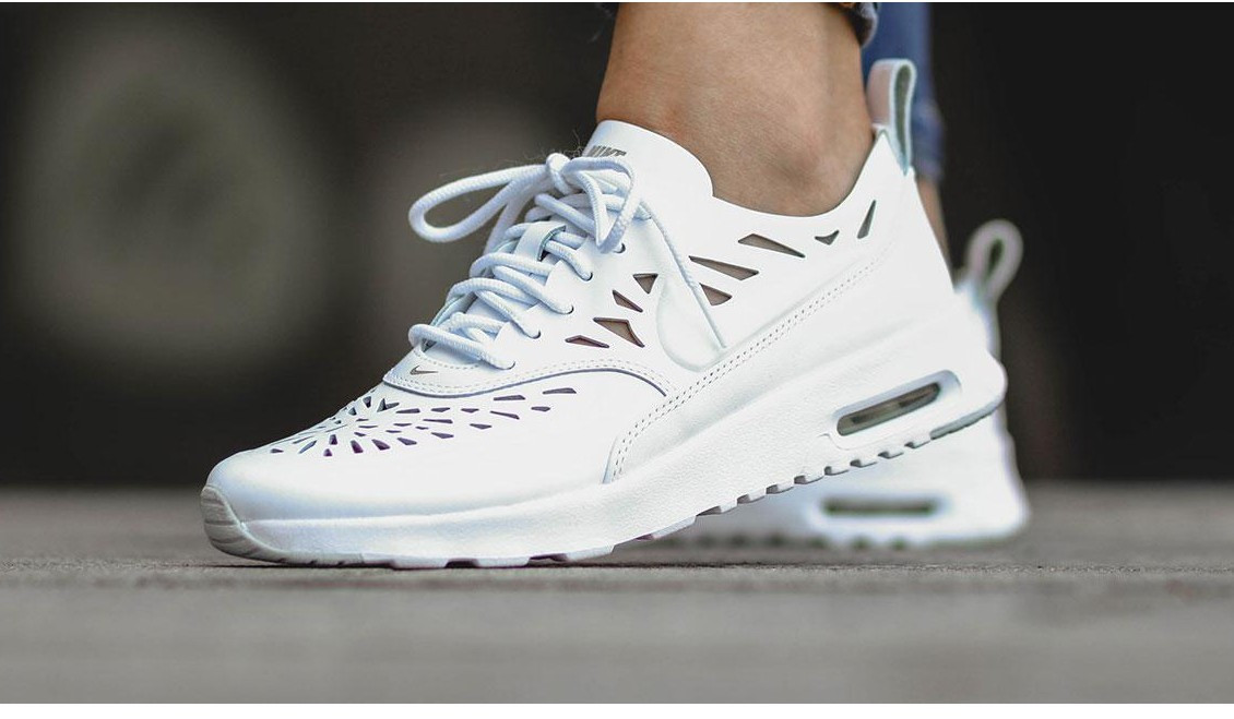 Nike air max thea hvit best sale