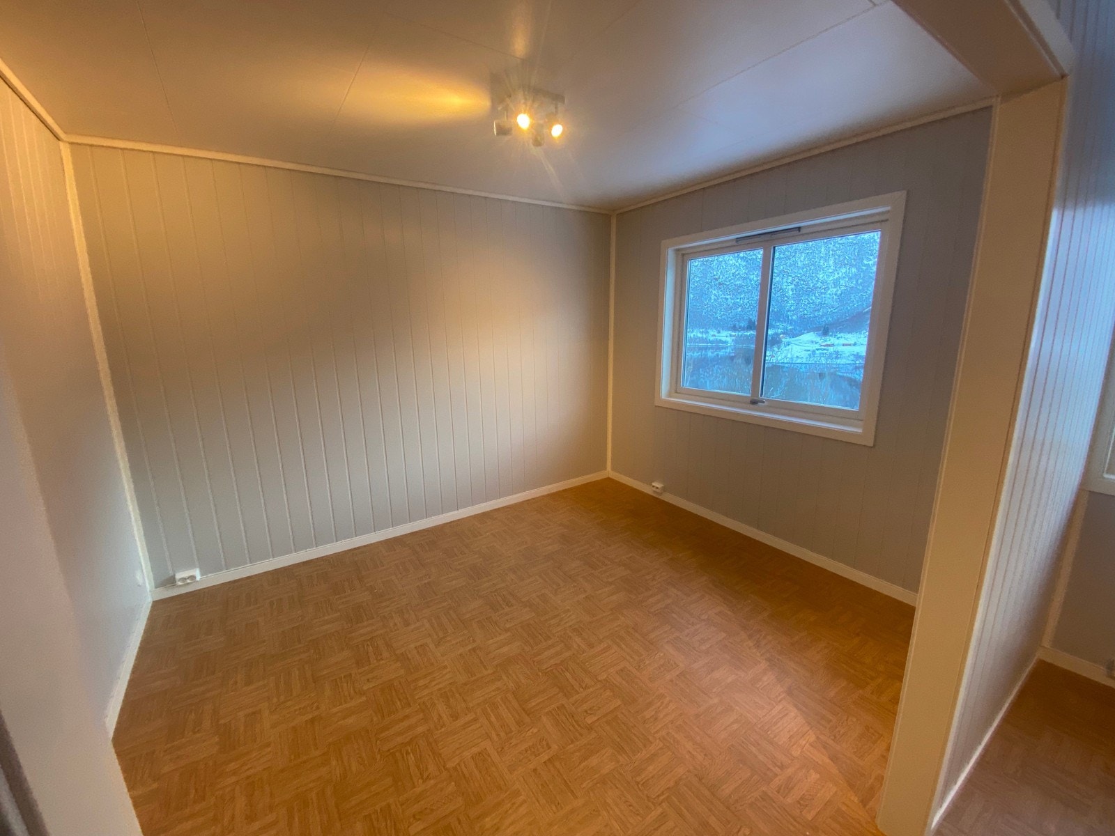 Lita stue, bilde tatt fra stor stue Galleribilde