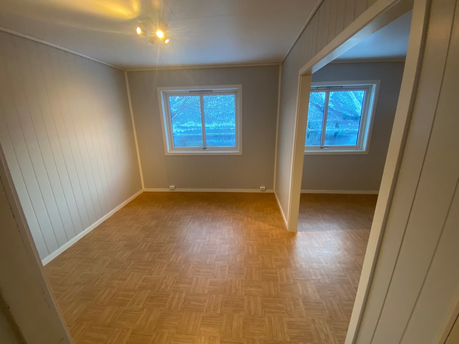 Lita stue Galleribilde