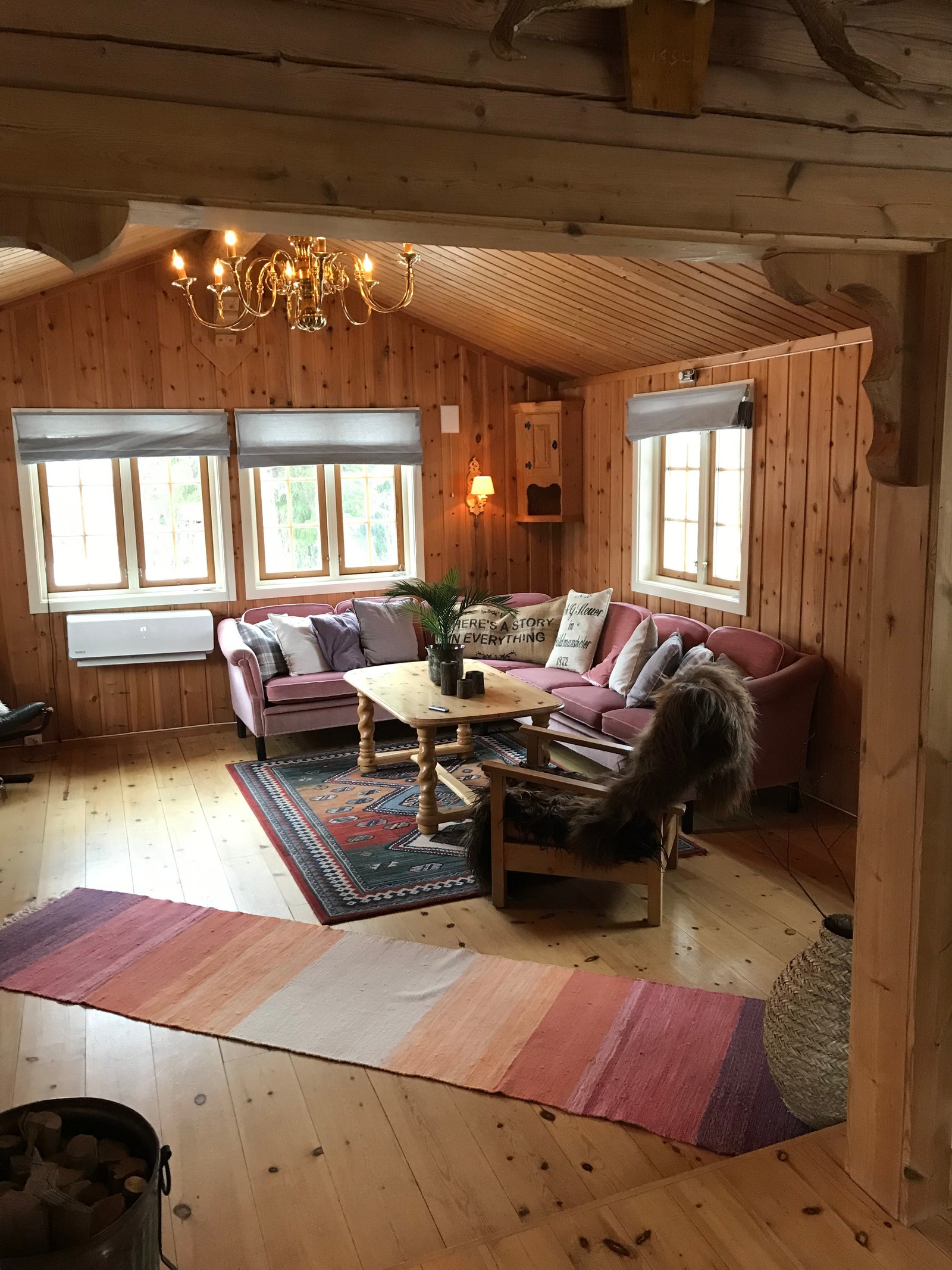 Peise stue Galleribilde