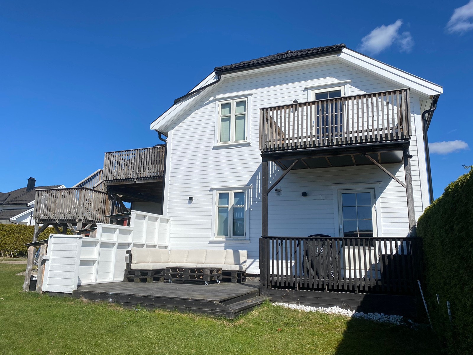 Deilig skjermet uteplass Galleribilde