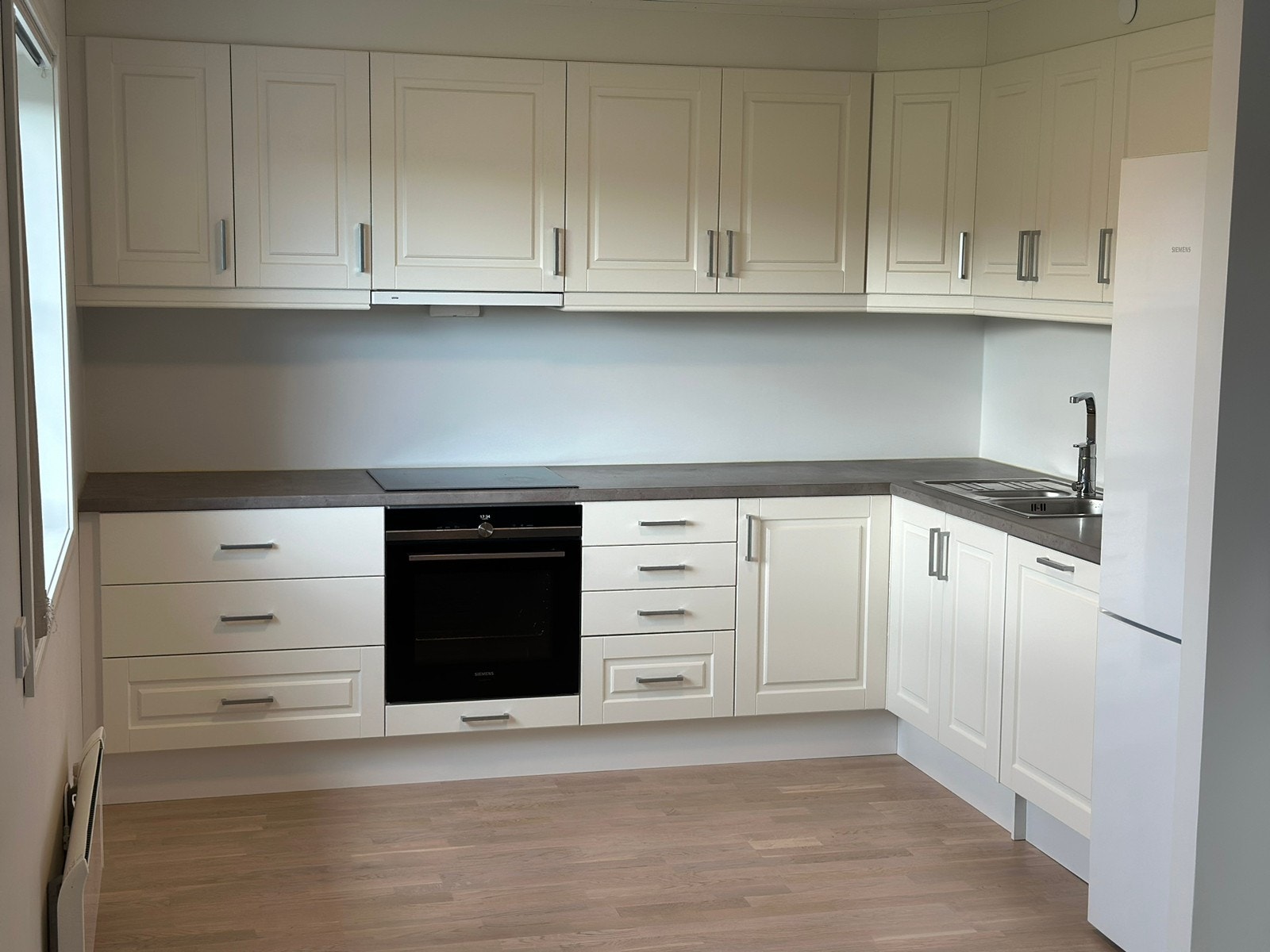 Kjøkken av høy standard og god størrelse Galleribilde