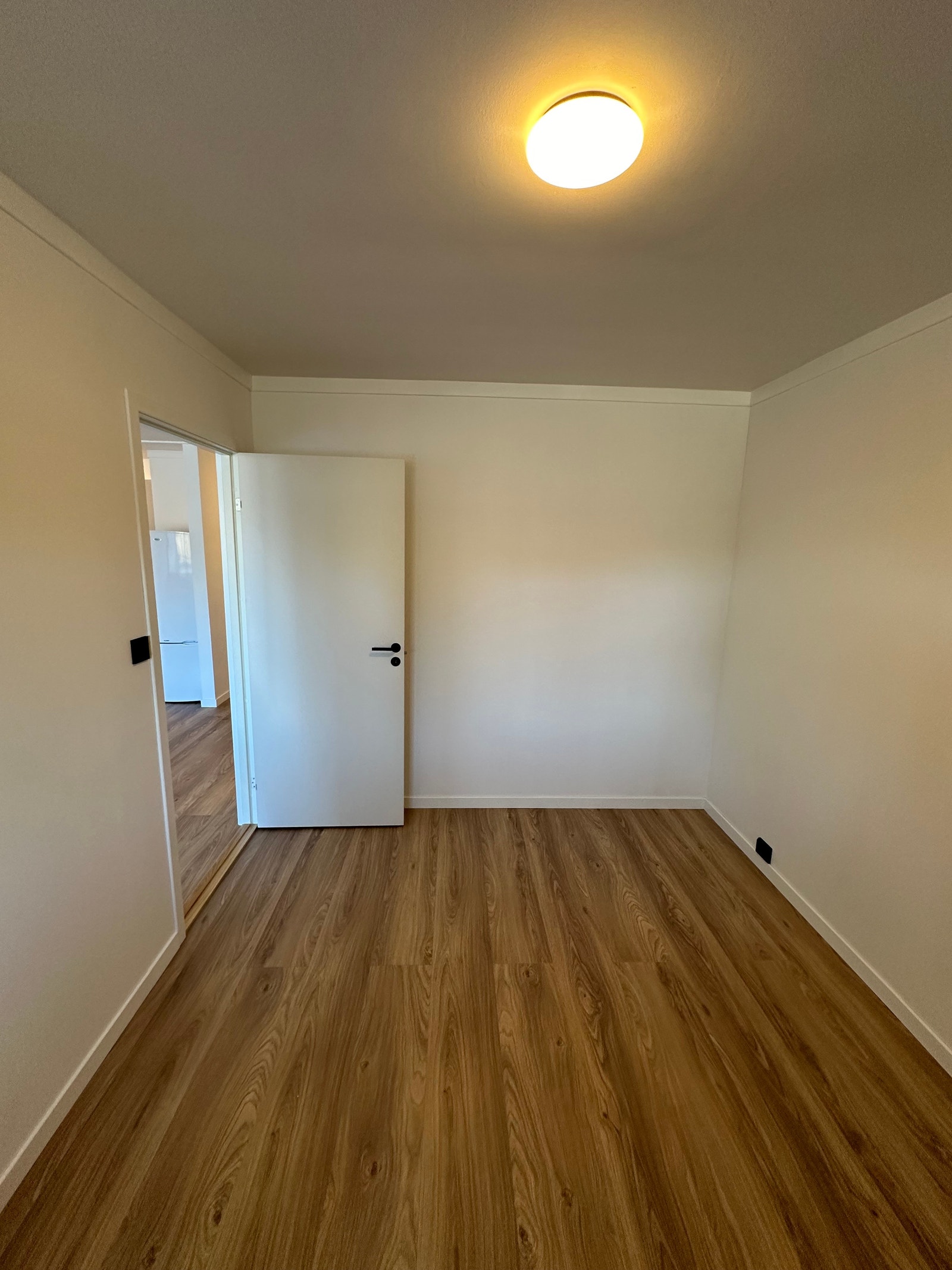 Soverom med gode muligheter for dobbelseng og garderobe. Galleribilde