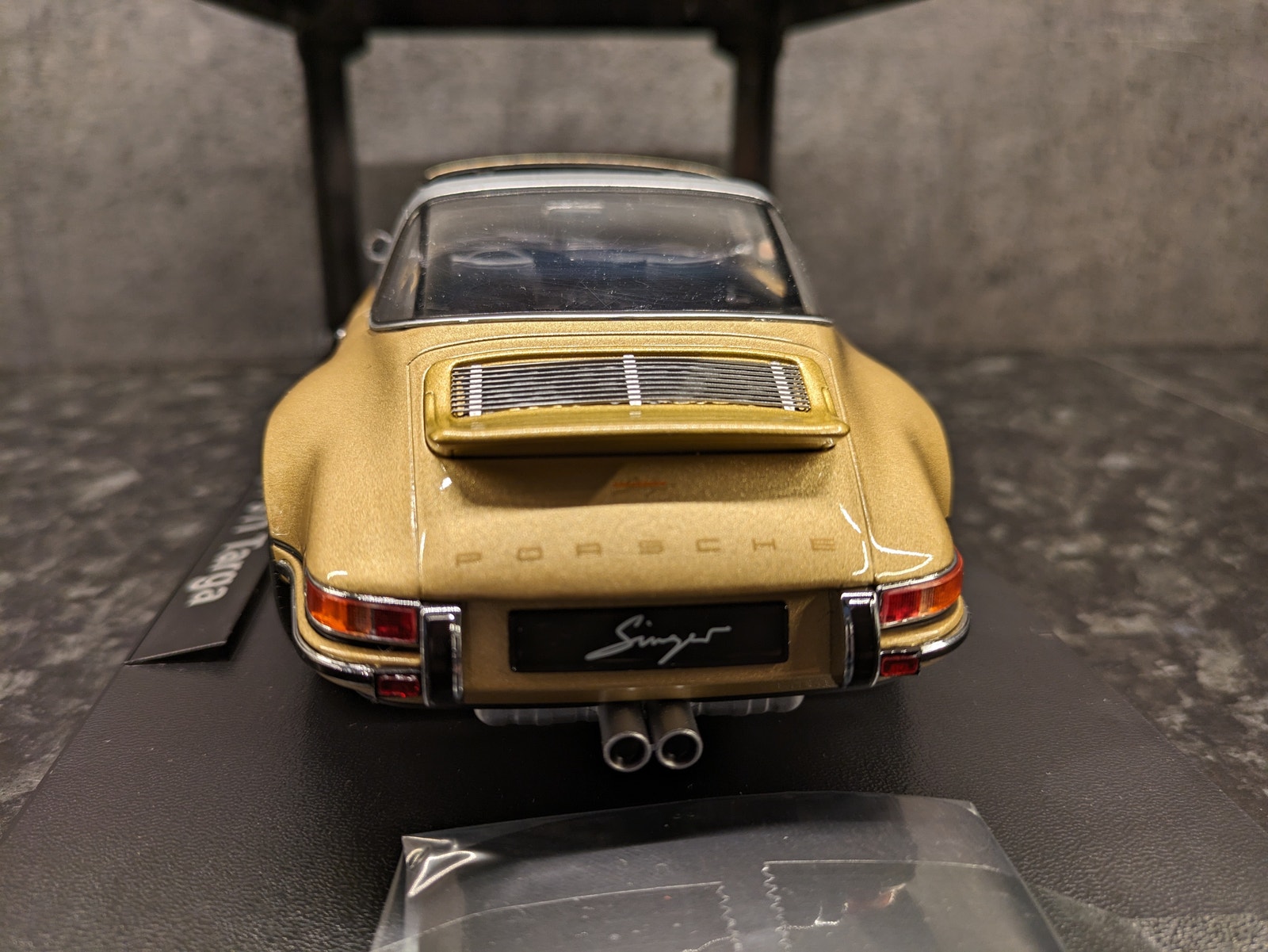 PORSCHE 911 TARGA SINGER ANTHRACITE scala 1:18 KKDC180471