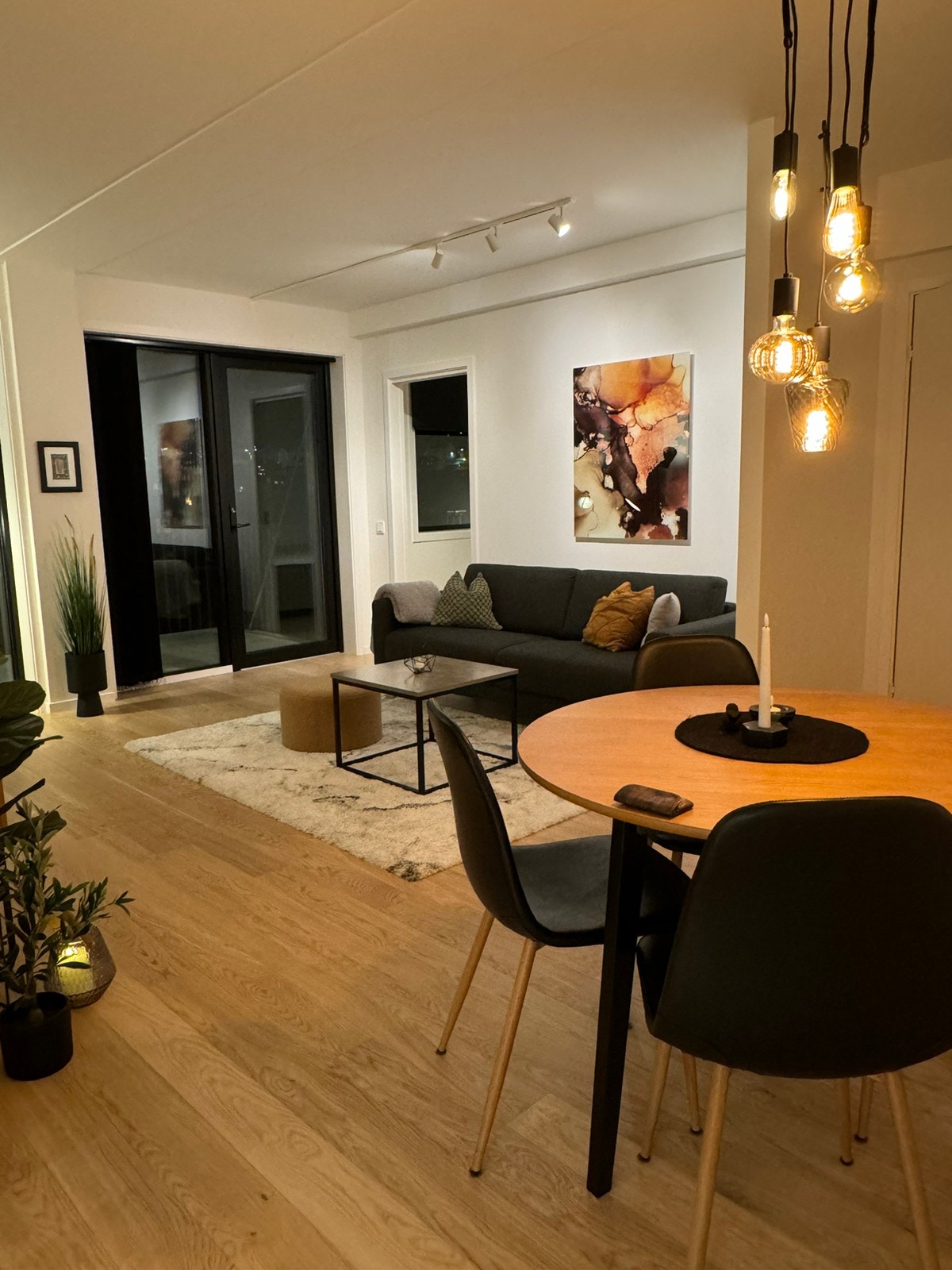 Stue/ spisestue Galleribilde