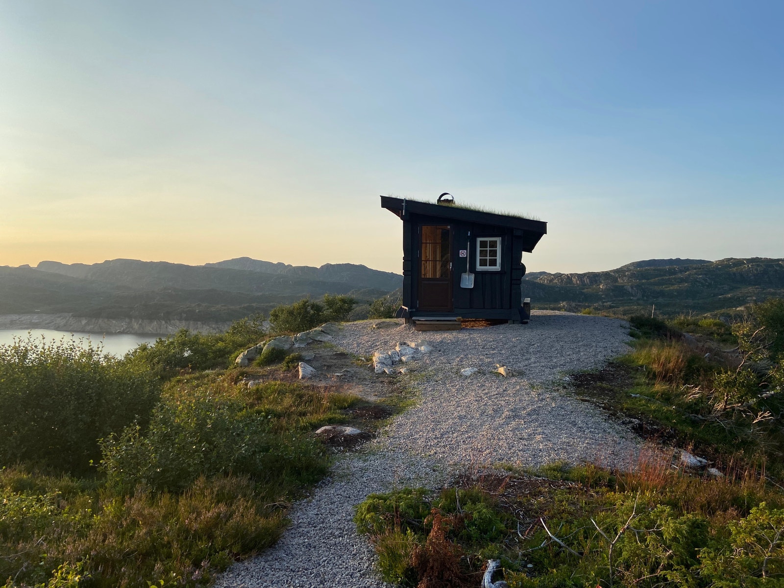 Dagsturhytten ved Kvernevatn Galleribilde