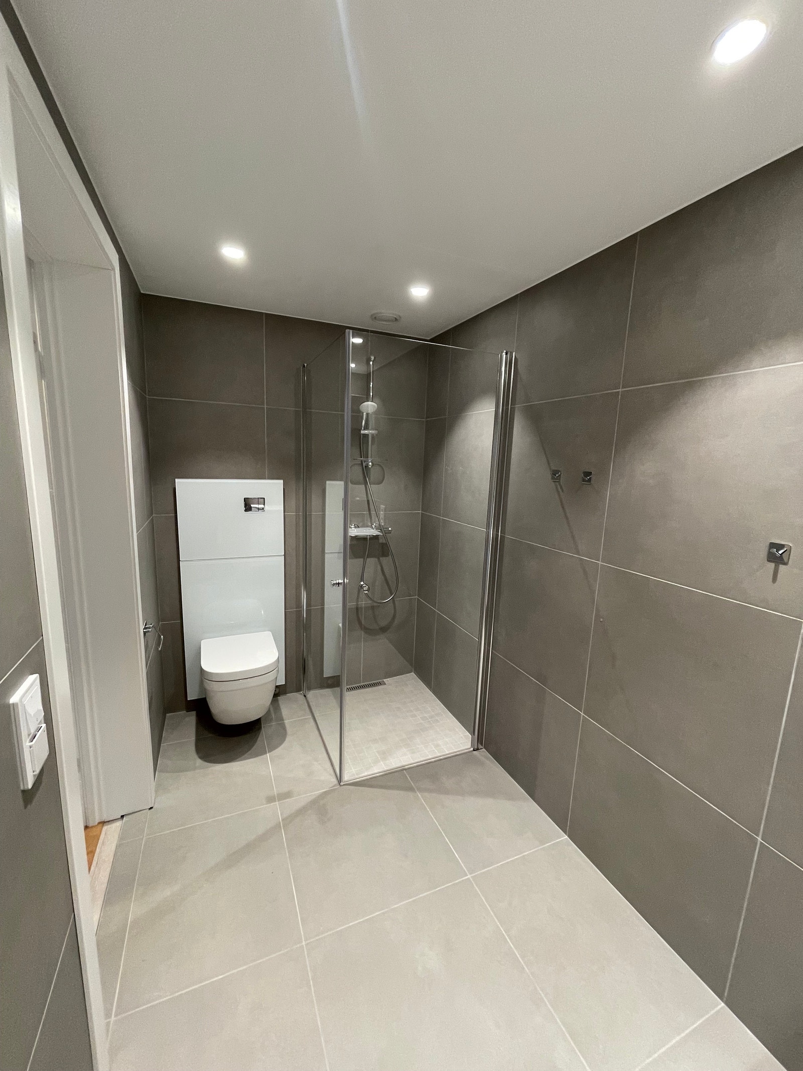 Bad som er inkl.er man tidlig inn i prosjektet kan man velge farger/møbel. Galleribilde