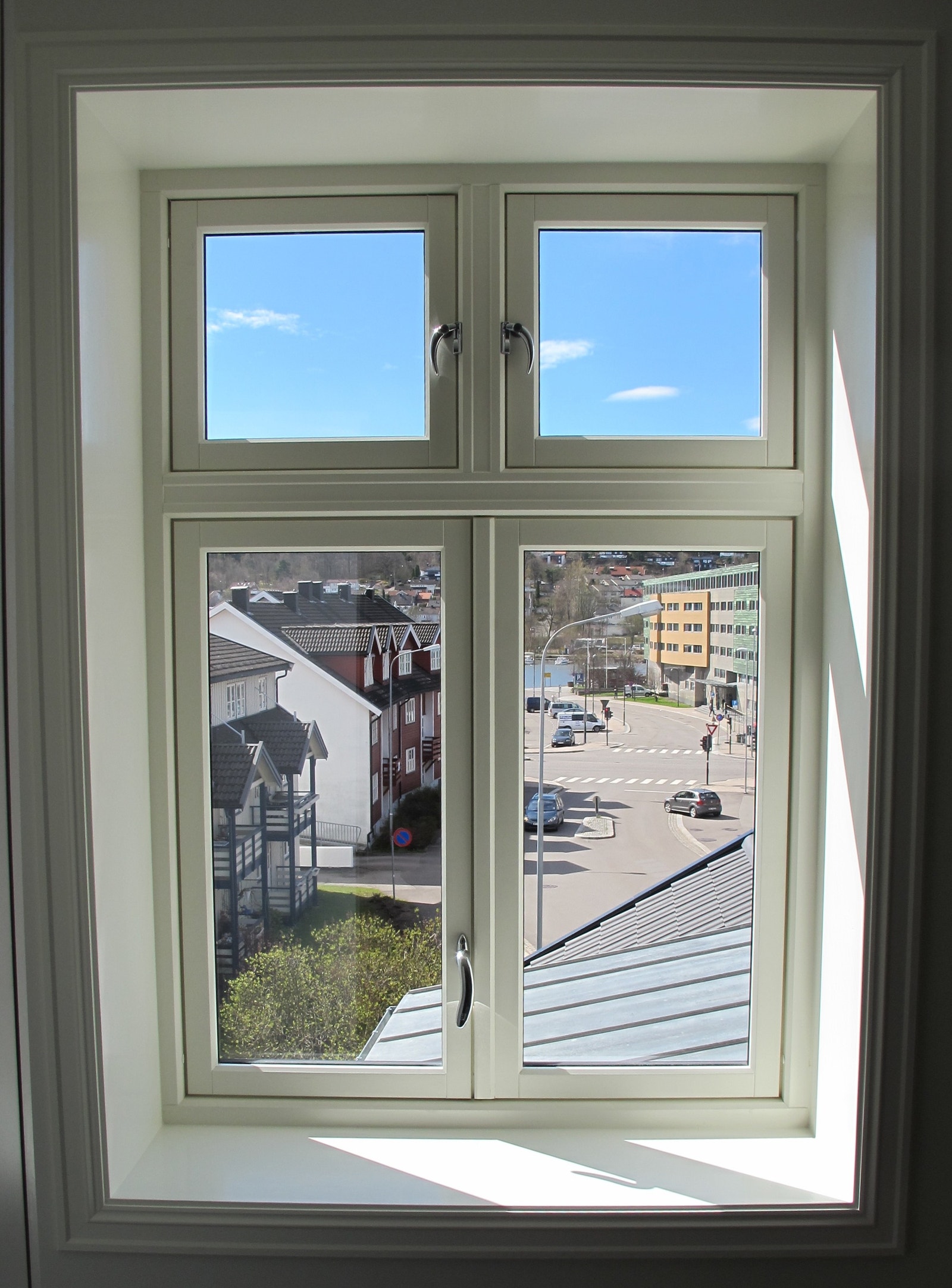 Fra dette rommet kan man se et glimt av kanalen i Tønsberg Galleribilde