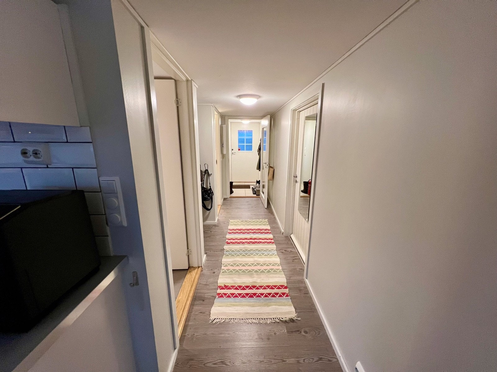 Ganga mot utgangsdøra Galleribilde