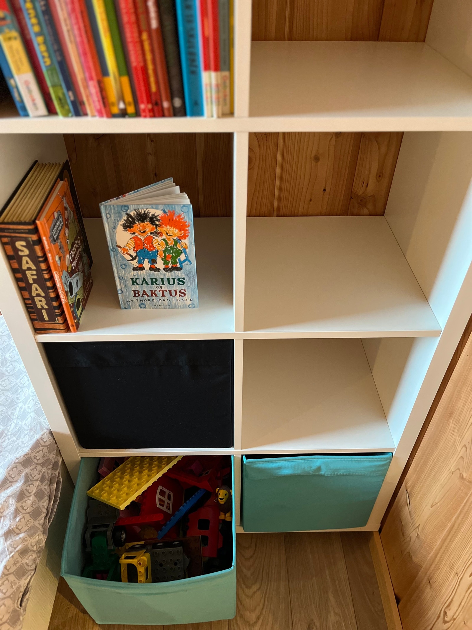 Soverom 3: Bøker, barbie, duplo og lego tilgjengelig. Galleribilde