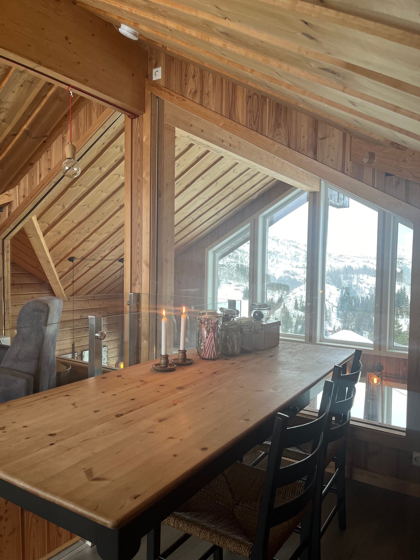 Utsikt fra hobbybord på hems Galleribilde