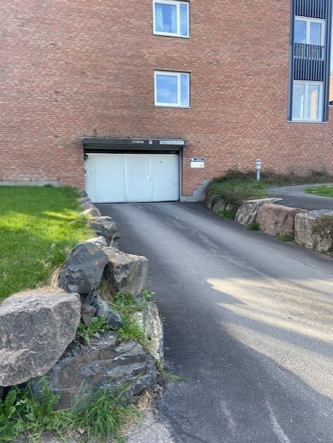 Bred innkjørsel Galleribilde