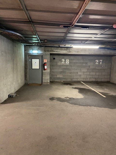 Garasjeplass 28, med ekstra god plass Galleribilde