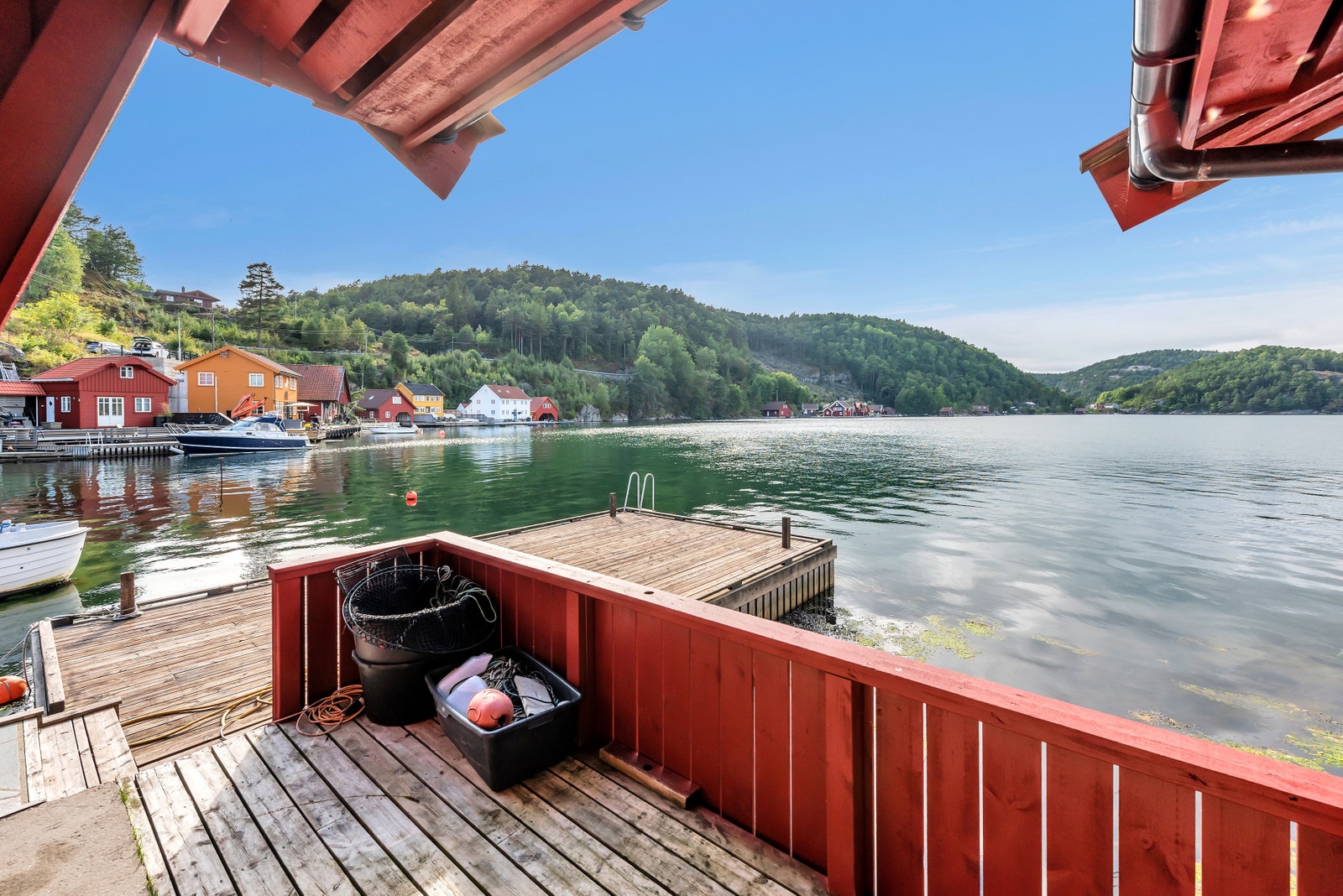 Fra sjøbu med soveplass Galleribilde