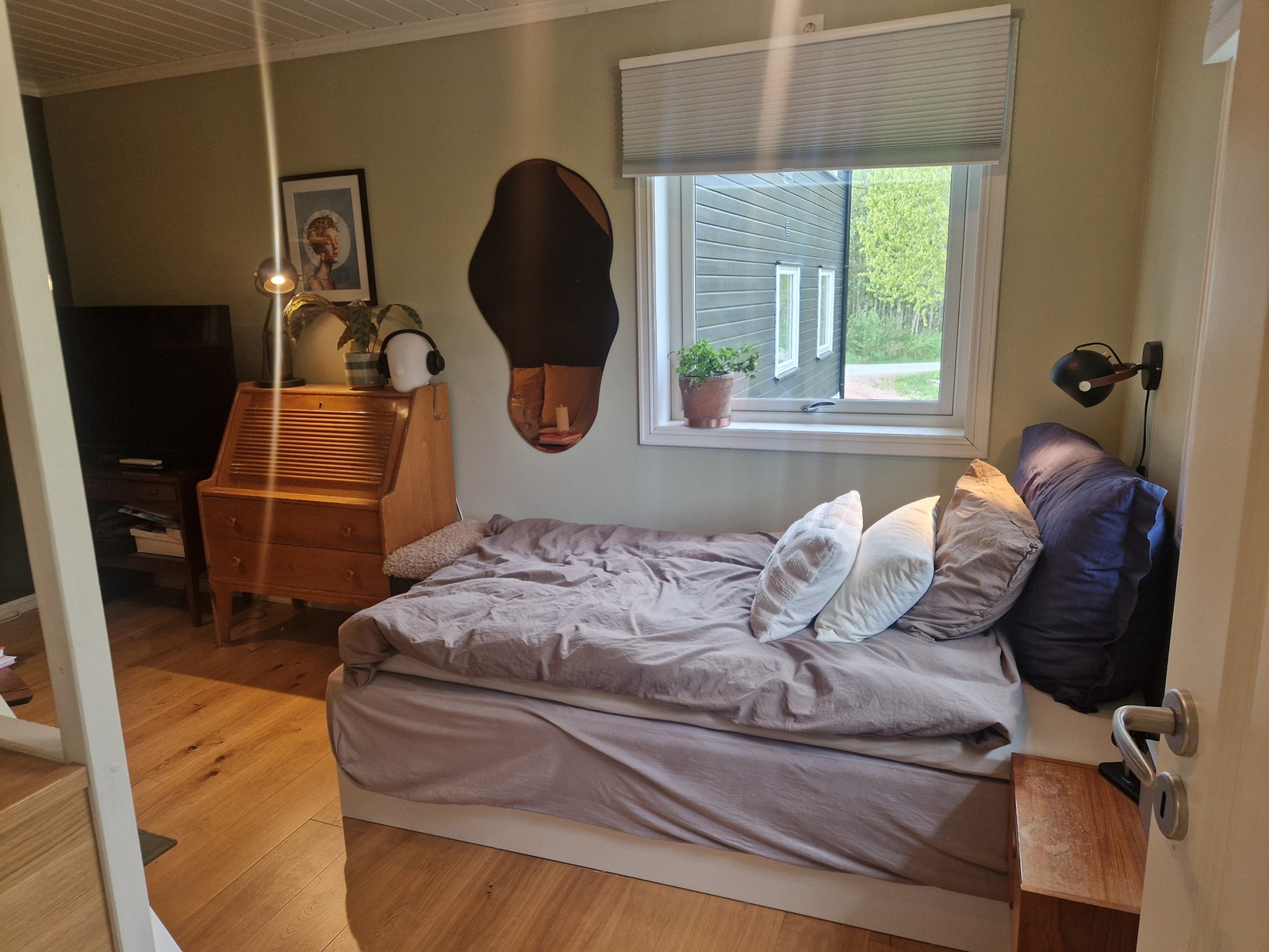 Soverom med god plass Galleribilde