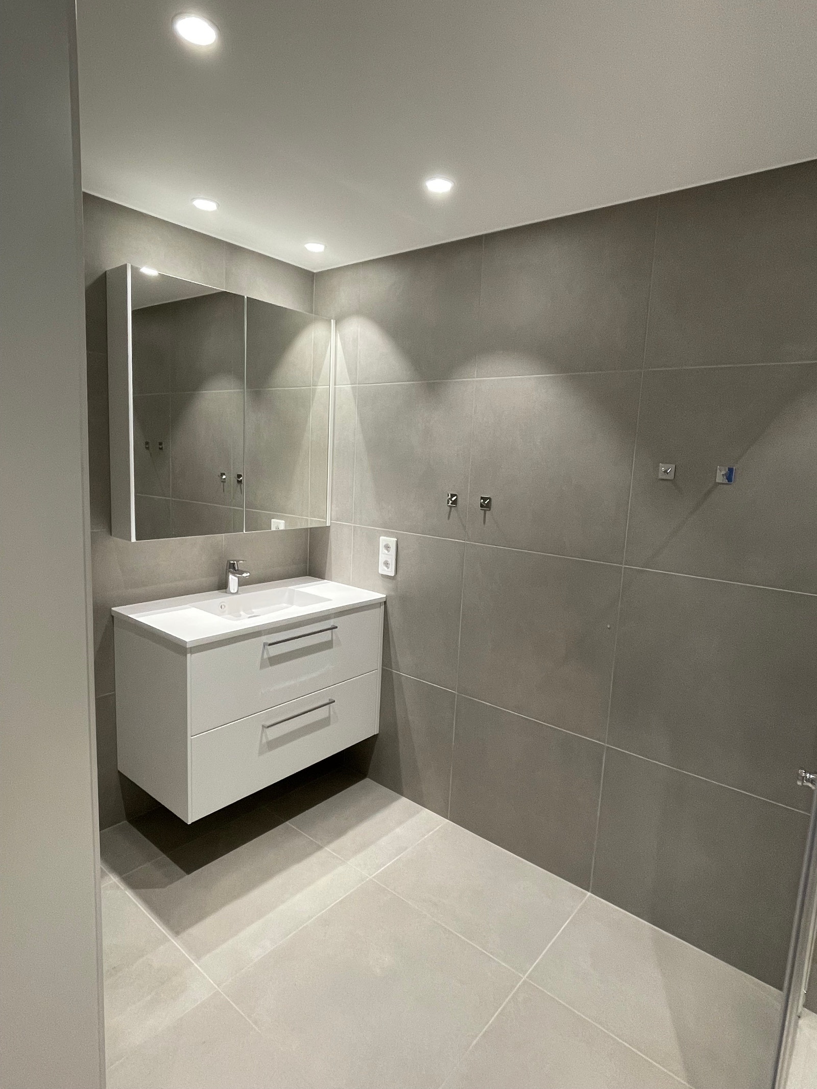 moderne lyse fine bad Galleribilde