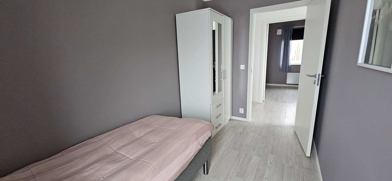 Soverom enkelt Galleribilde