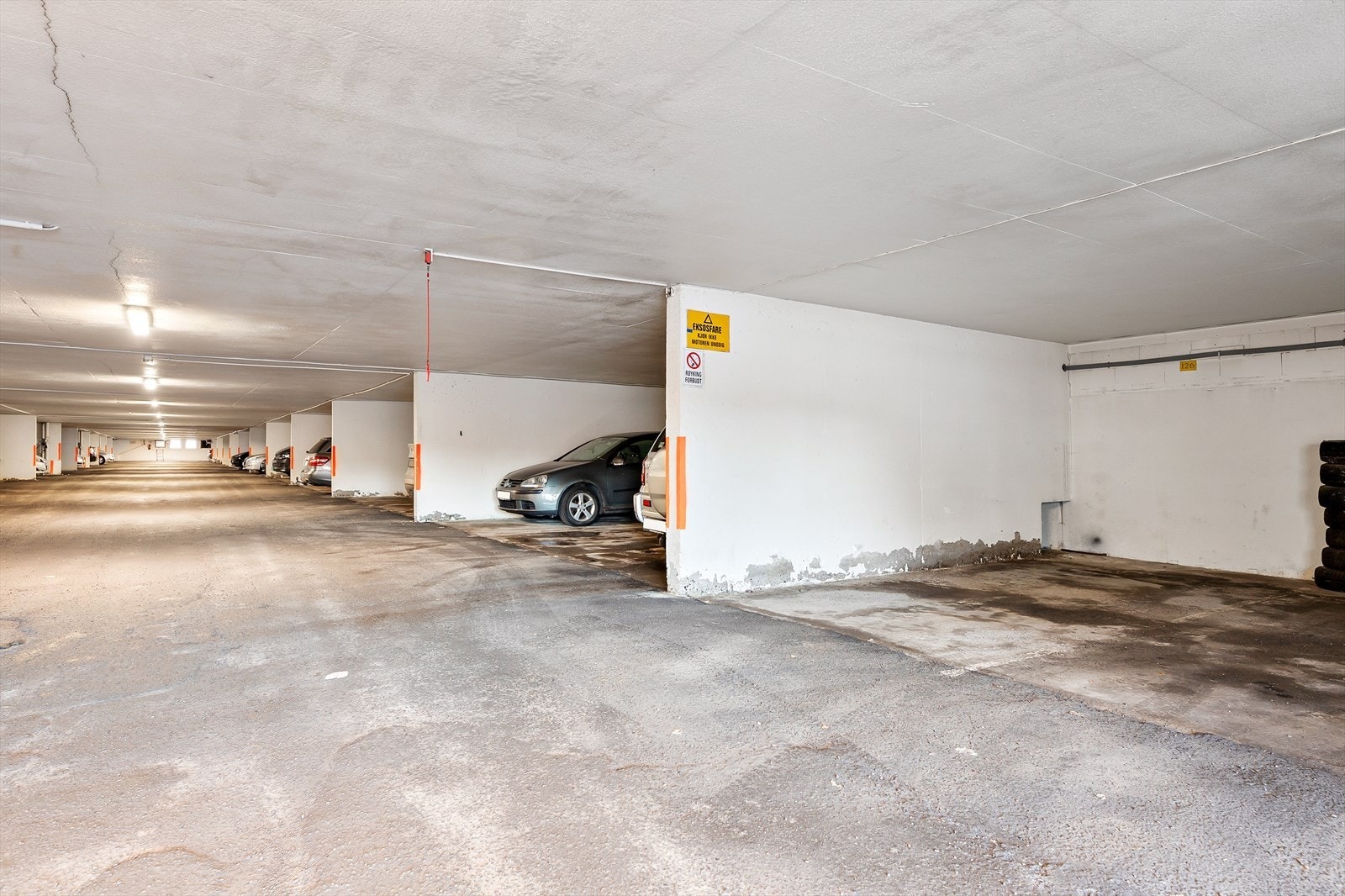 Garasjeplass Galleribilde