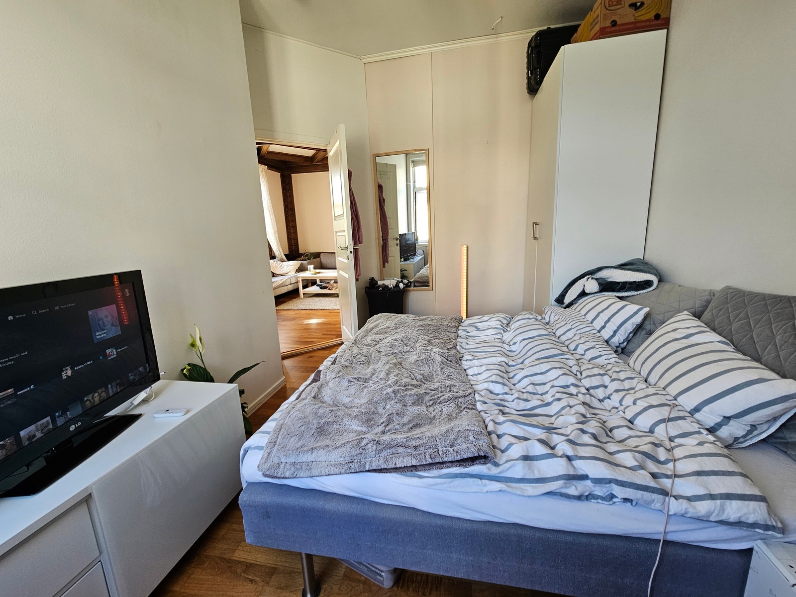 Rom 4: Utleid Galleribilde